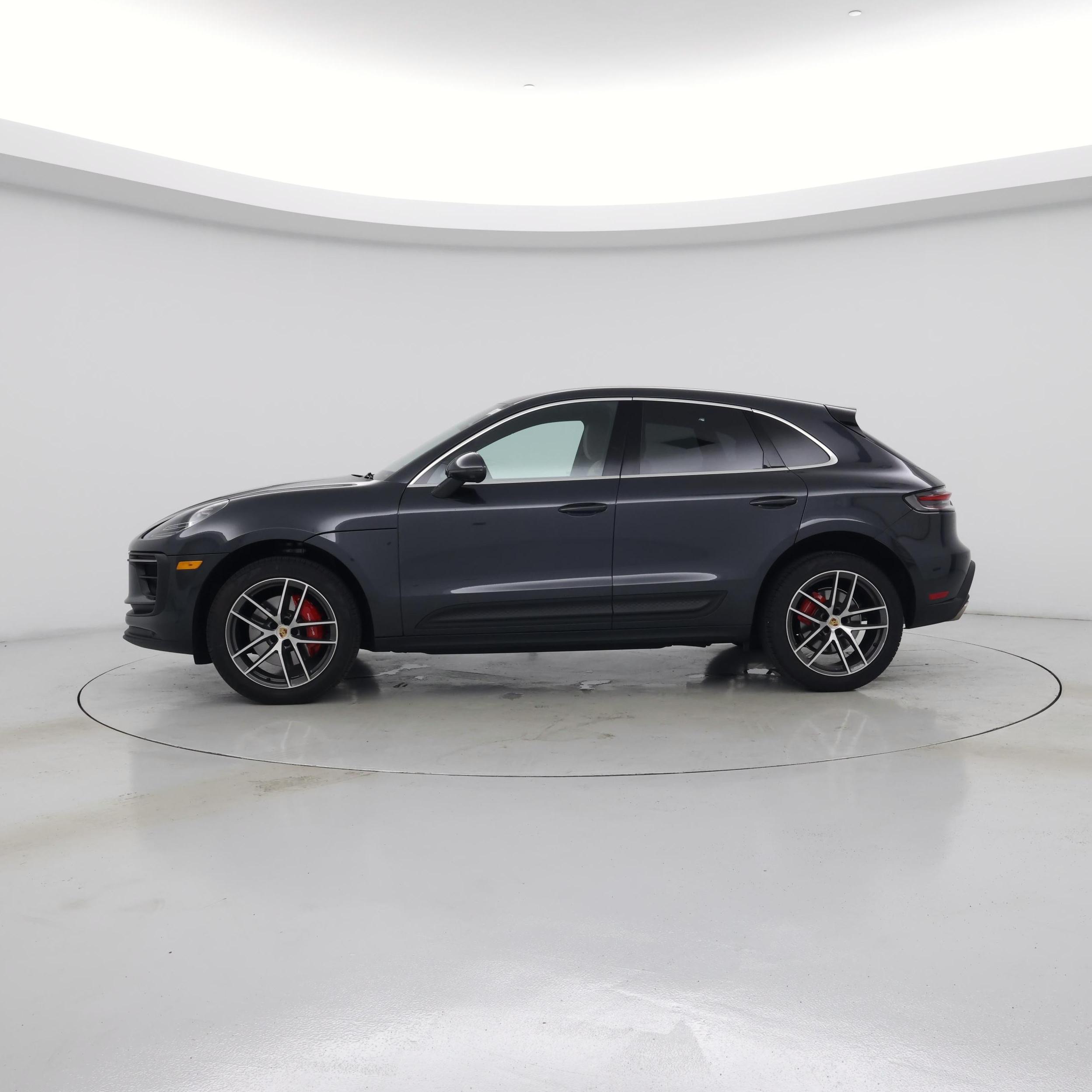 Thumbnail: 2022 Porsche Macan - 3