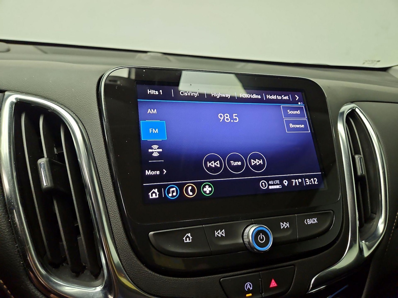 2024 Chevrolet Equinox Premier - Photo 16