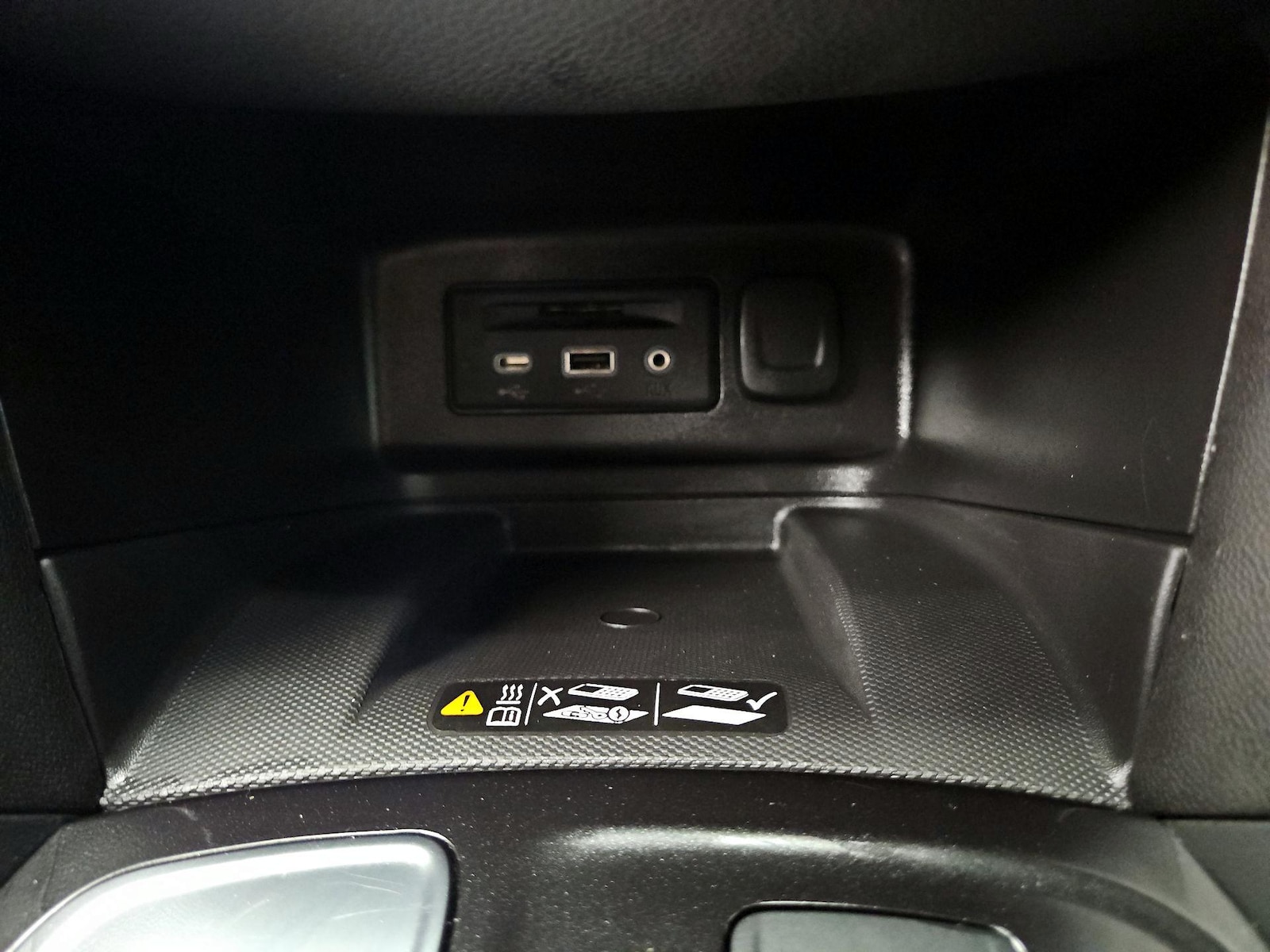 2024 Chevrolet Equinox Premier - Photo 19