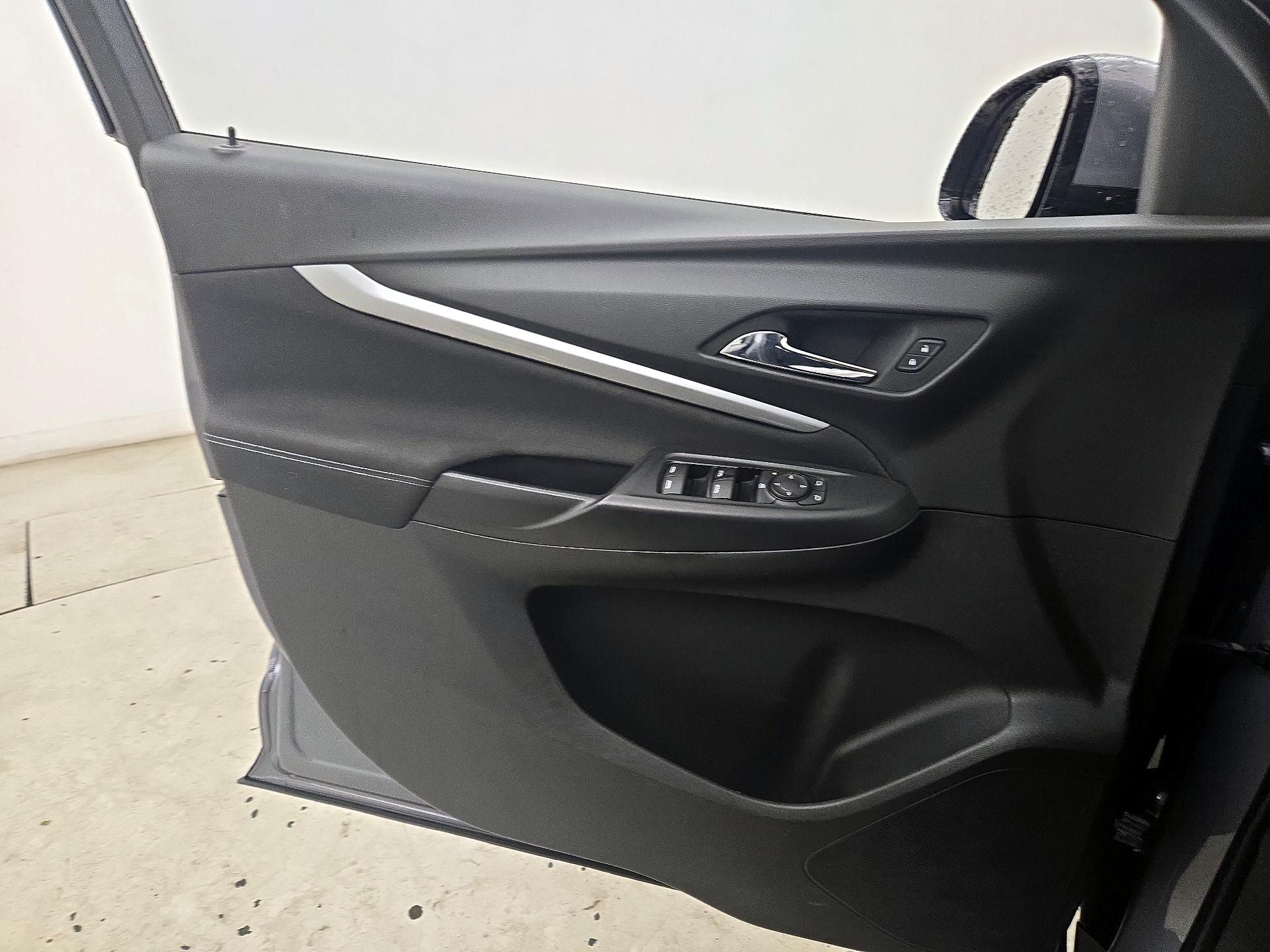 Thumbnail: 2023 Chevrolet Bolt EUV - 12
