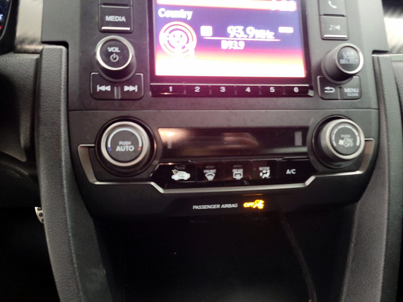 2019 Honda Civic Hatchback Sport - Photo 17