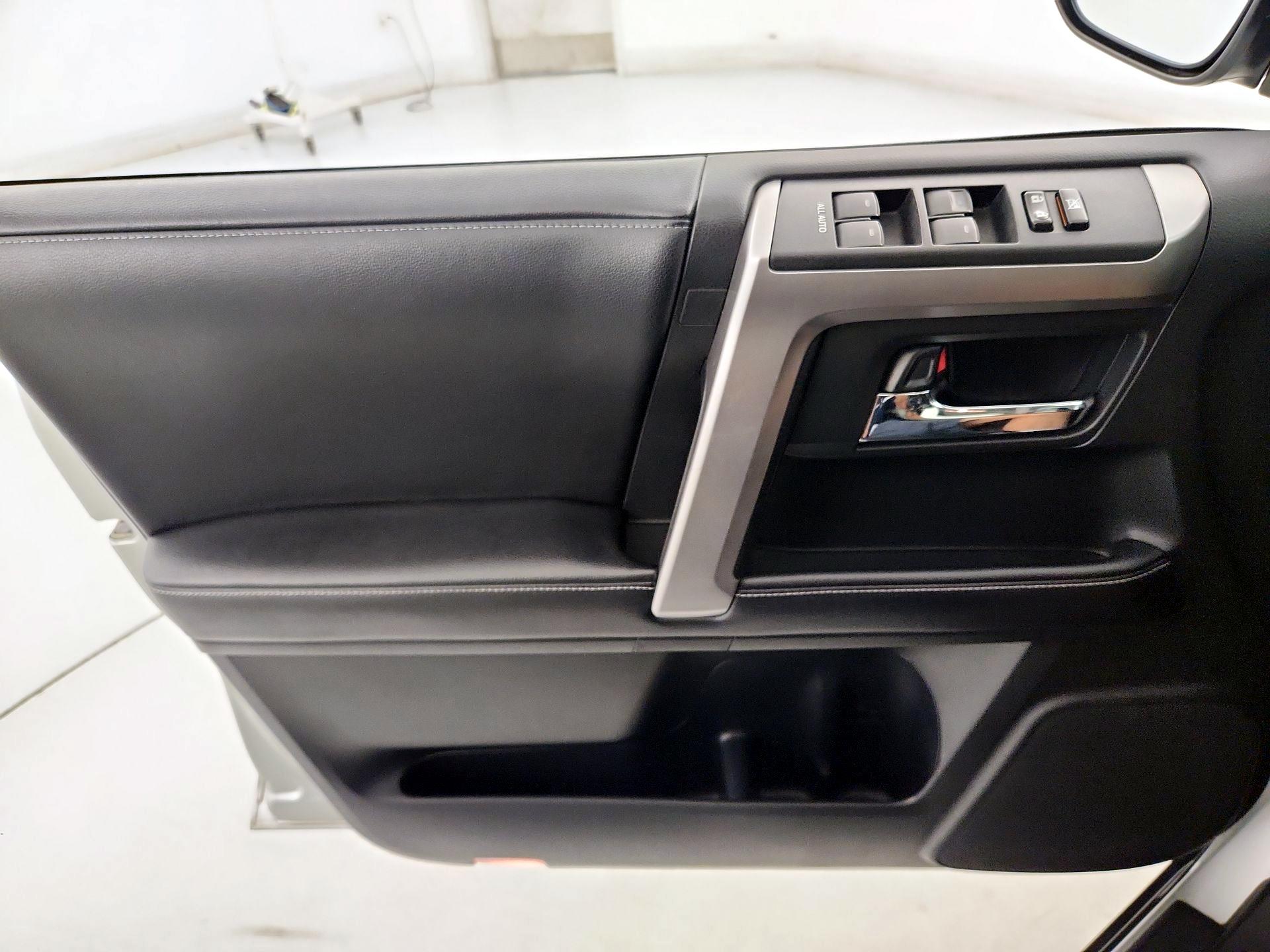 Thumbnail: 2019 Toyota 4Runner - 12