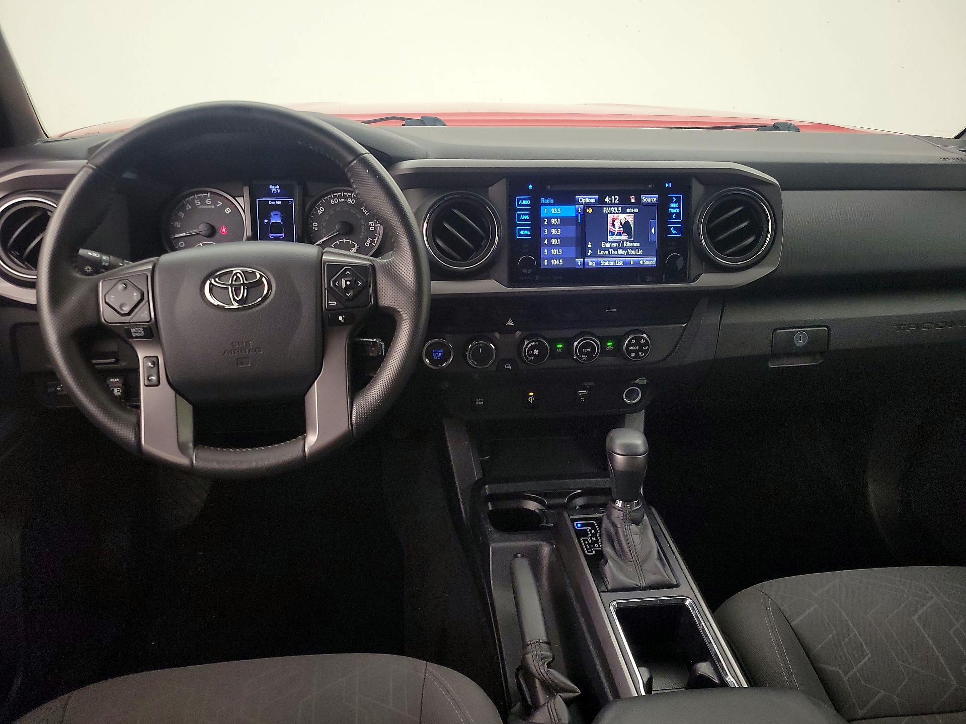 Thumbnail: 2017 Toyota Tacoma - 9