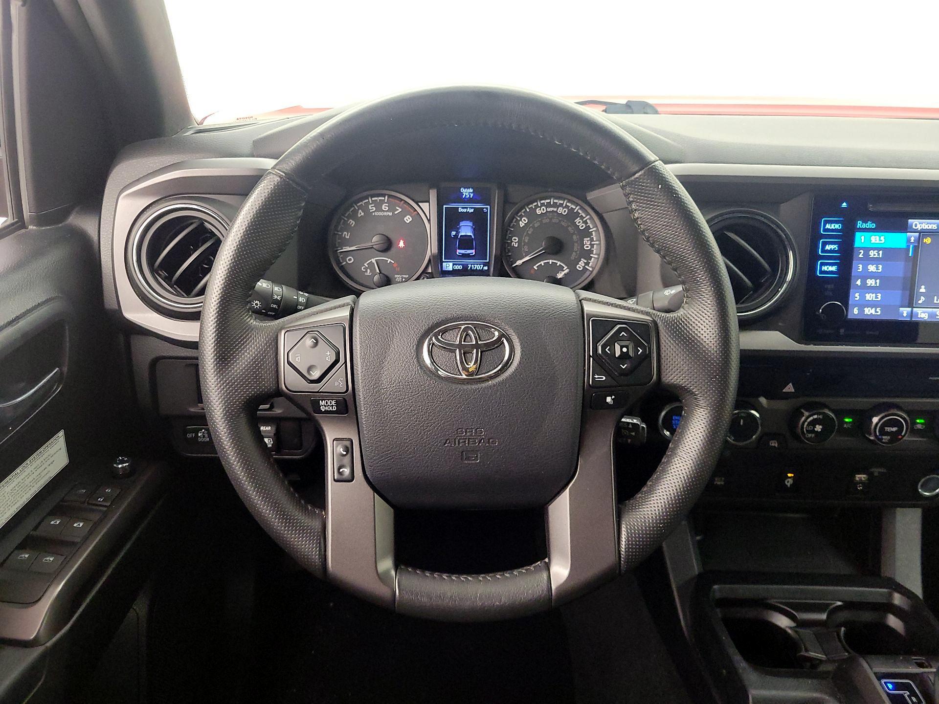 Thumbnail: 2017 Toyota Tacoma - 10