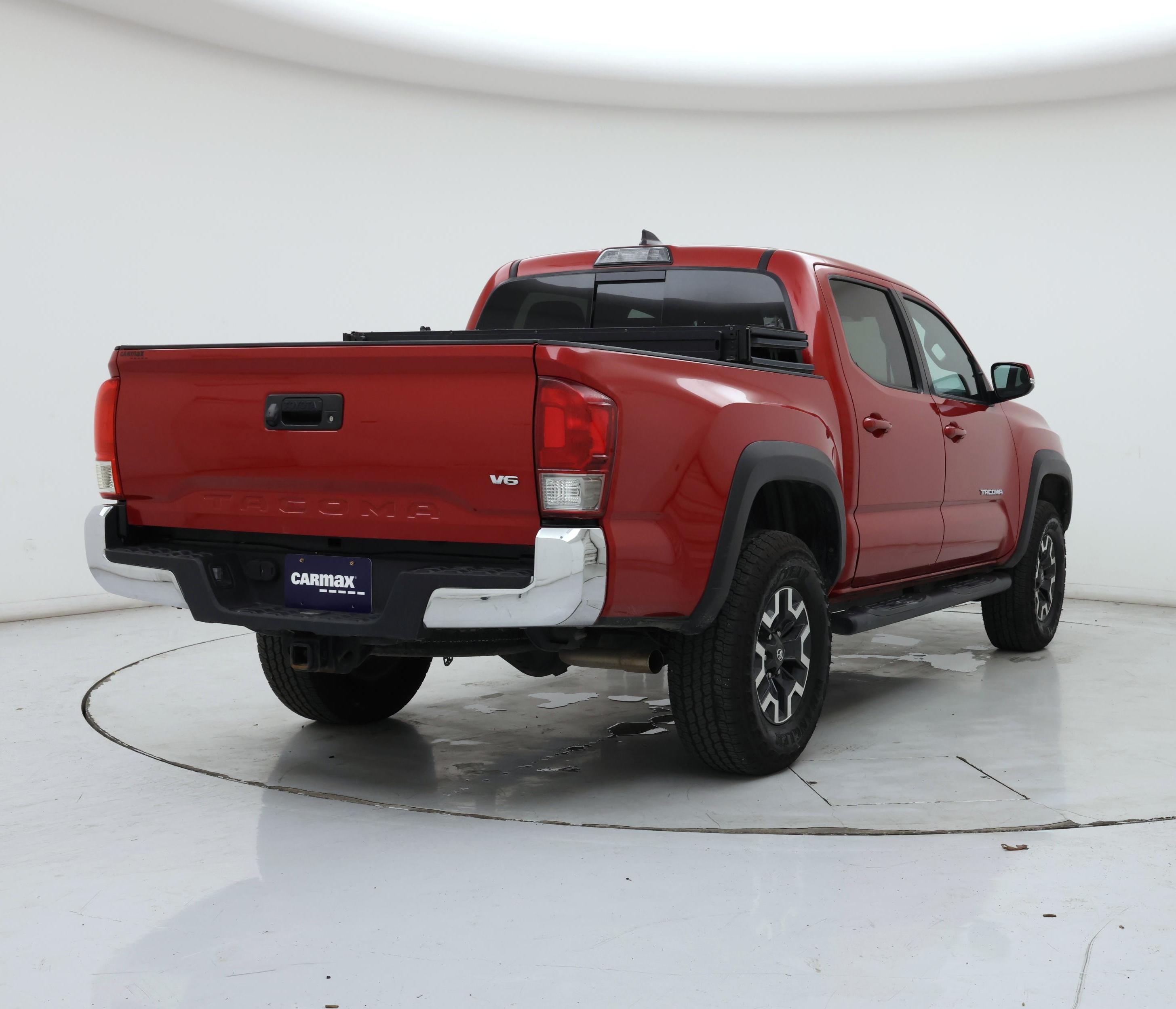 Thumbnail: 2017 Toyota Tacoma - 8
