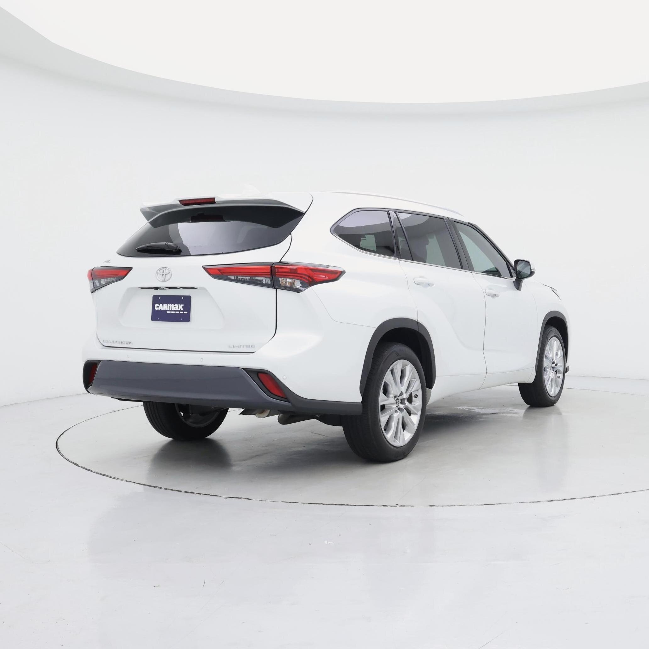Thumbnail: 2022 Toyota Highlander - 8