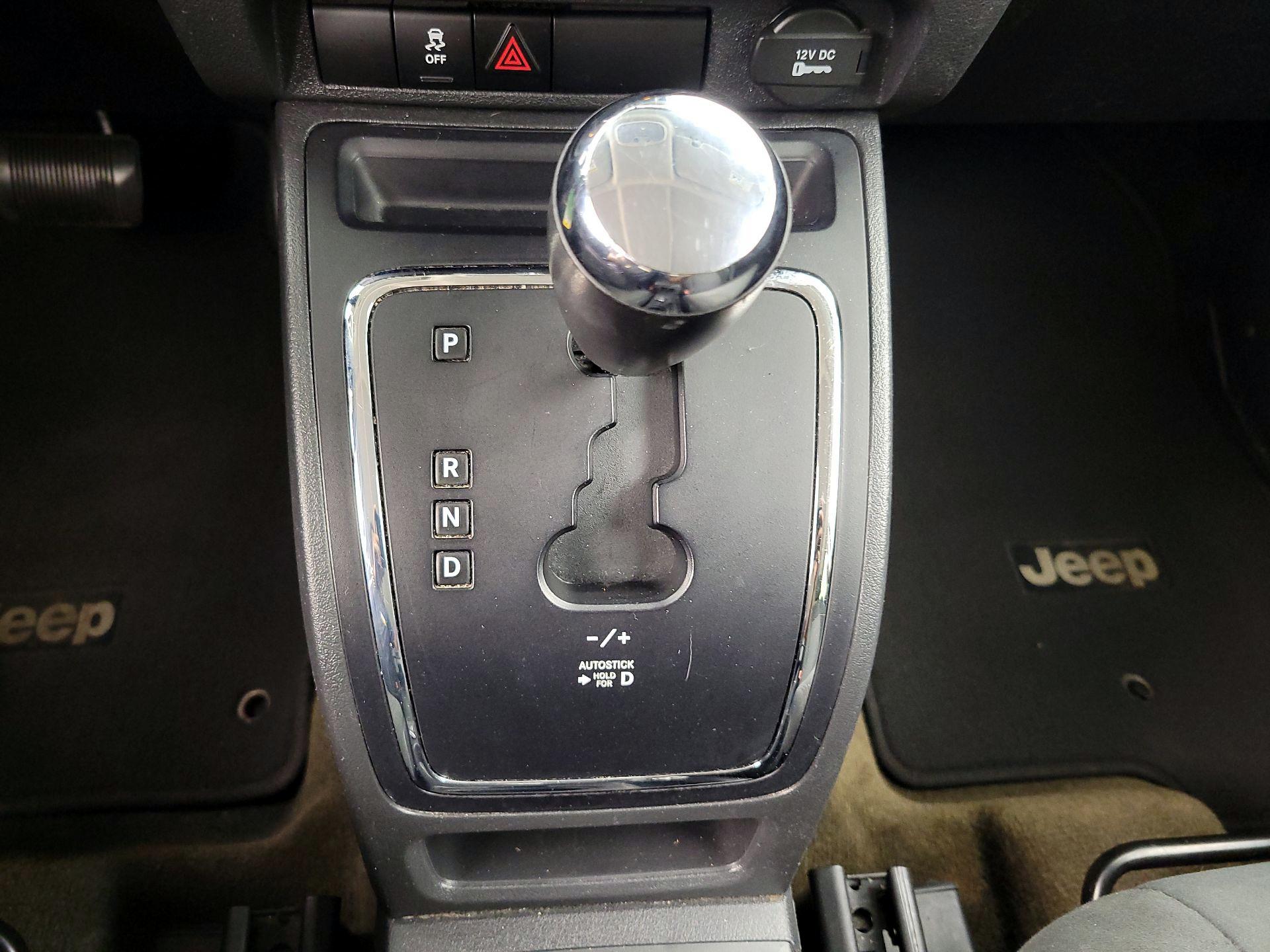 Thumbnail: 2017 Jeep Patriot - 15