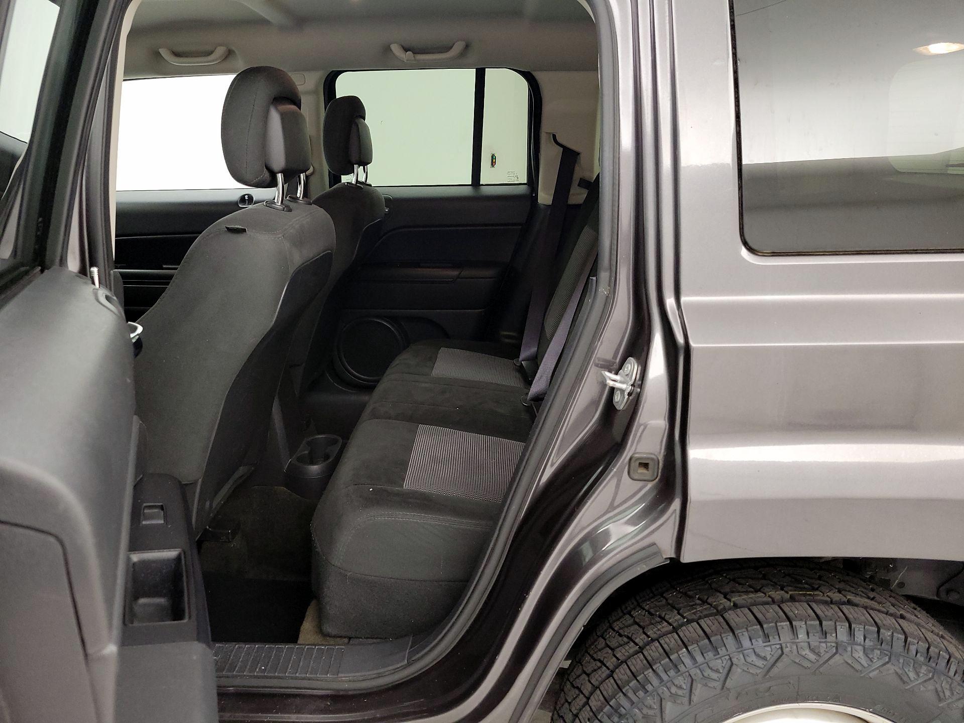 Thumbnail: 2017 Jeep Patriot - 16