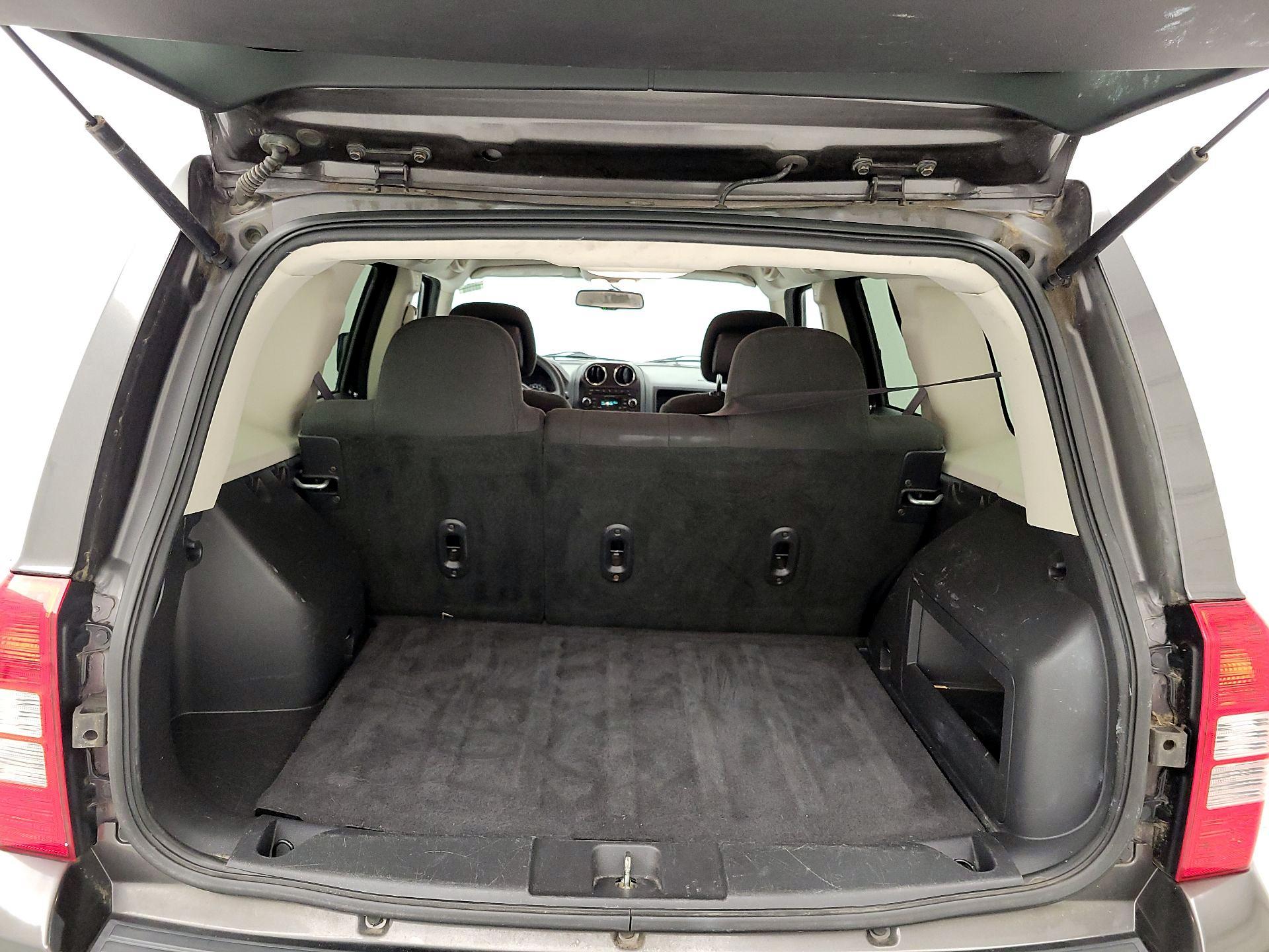 Thumbnail: 2017 Jeep Patriot - 17