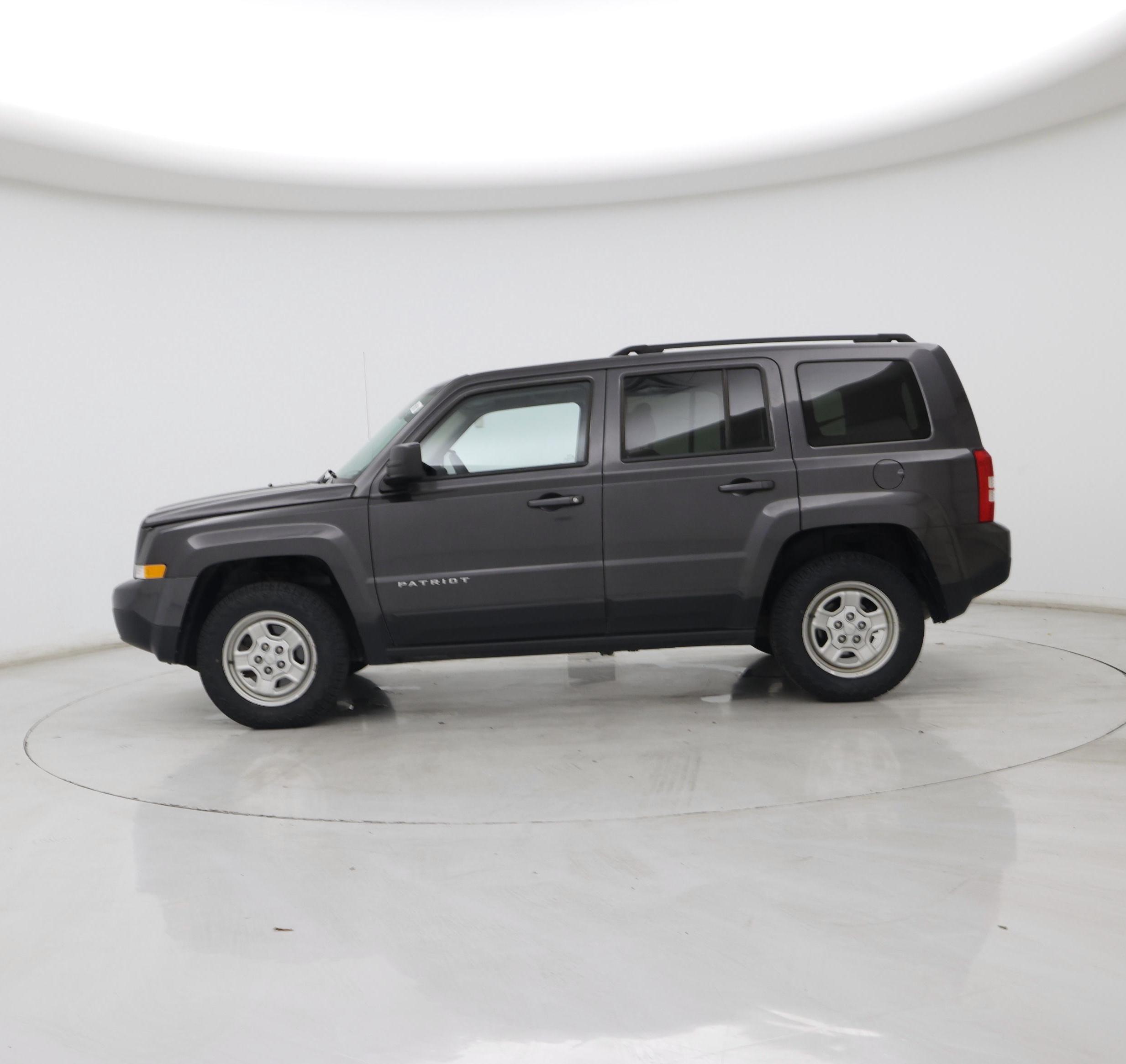 Thumbnail: 2017 Jeep Patriot - 3