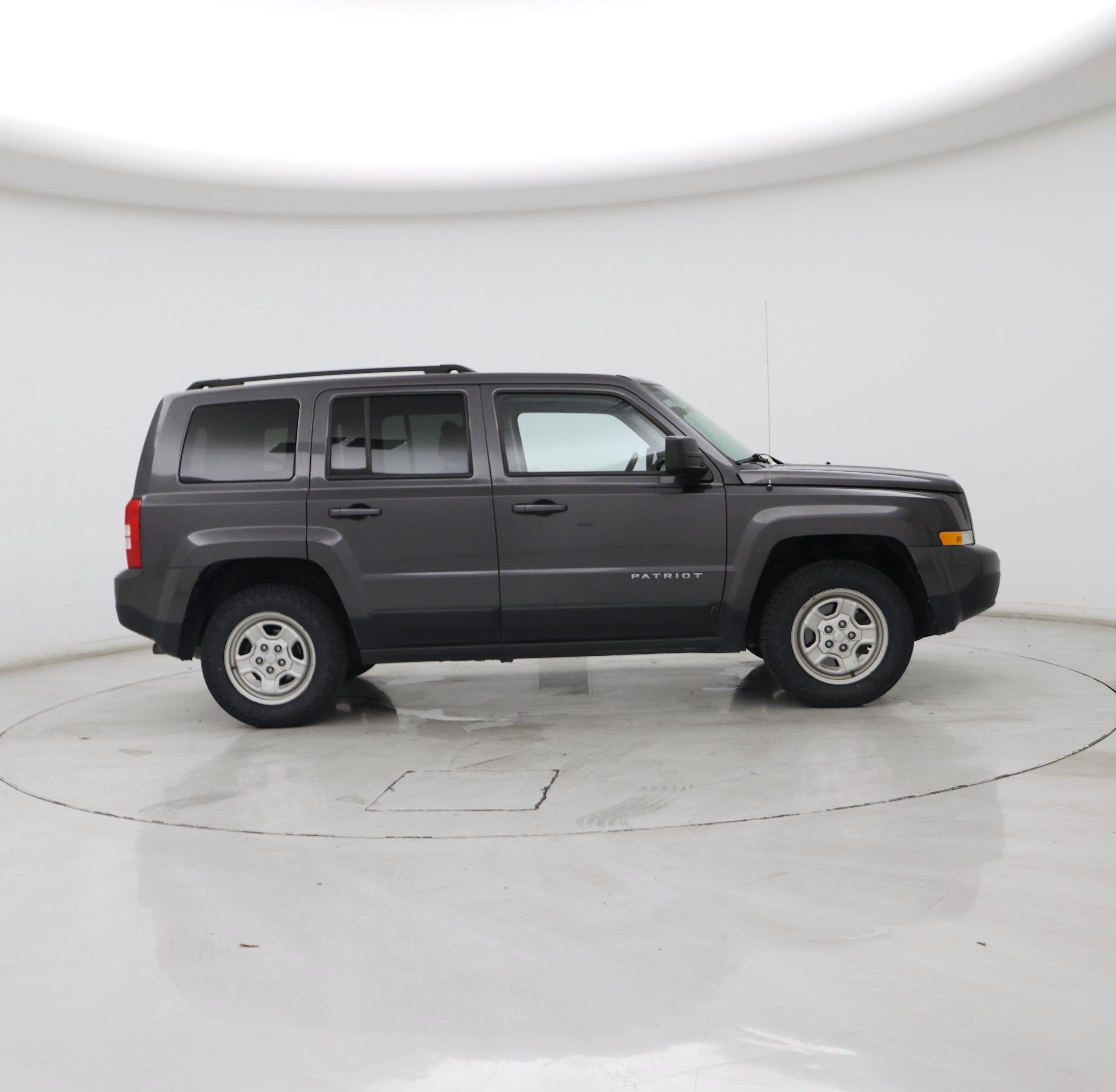 Thumbnail: 2017 Jeep Patriot - 7