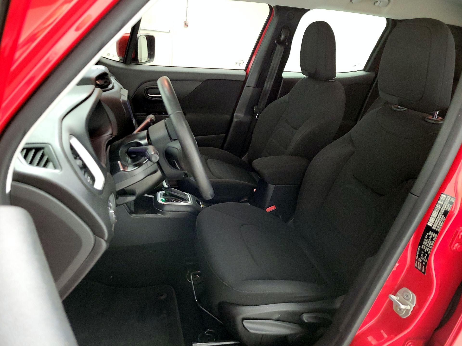 Thumbnail: 2018 Jeep Renegade - 11