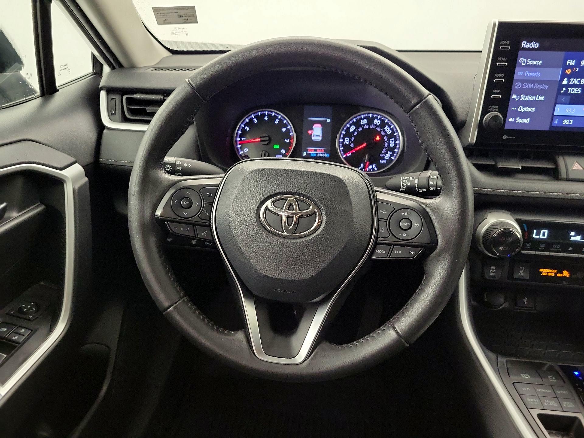 Thumbnail: 2022 Toyota RAV4 - 10