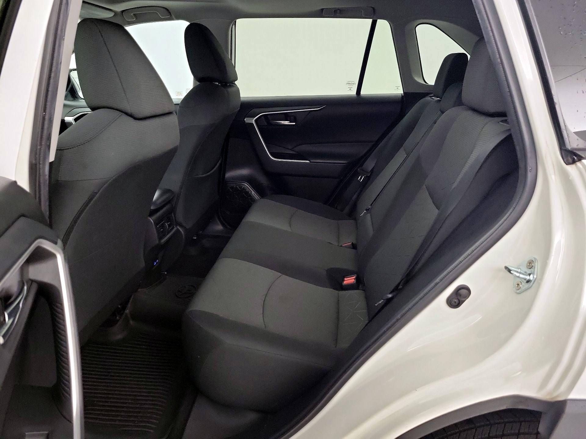 Thumbnail: 2022 Toyota RAV4 - 20