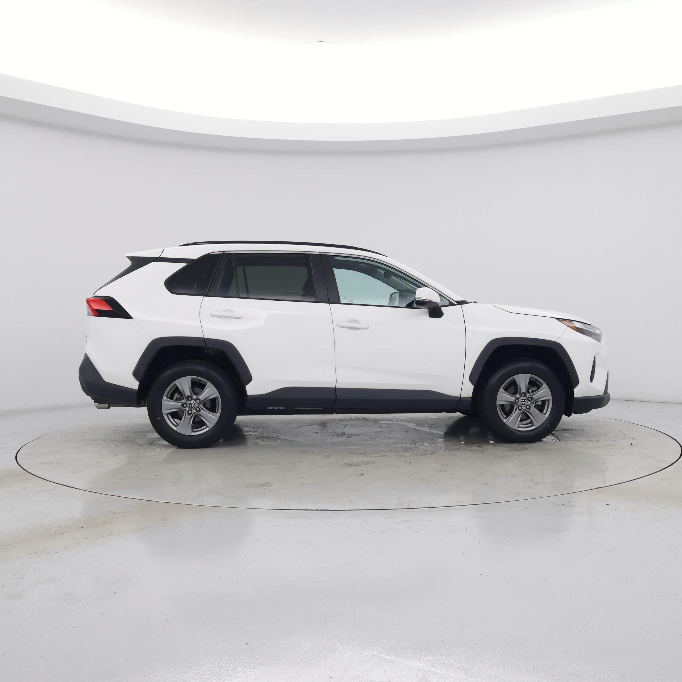 Thumbnail: 2022 Toyota RAV4 - 7