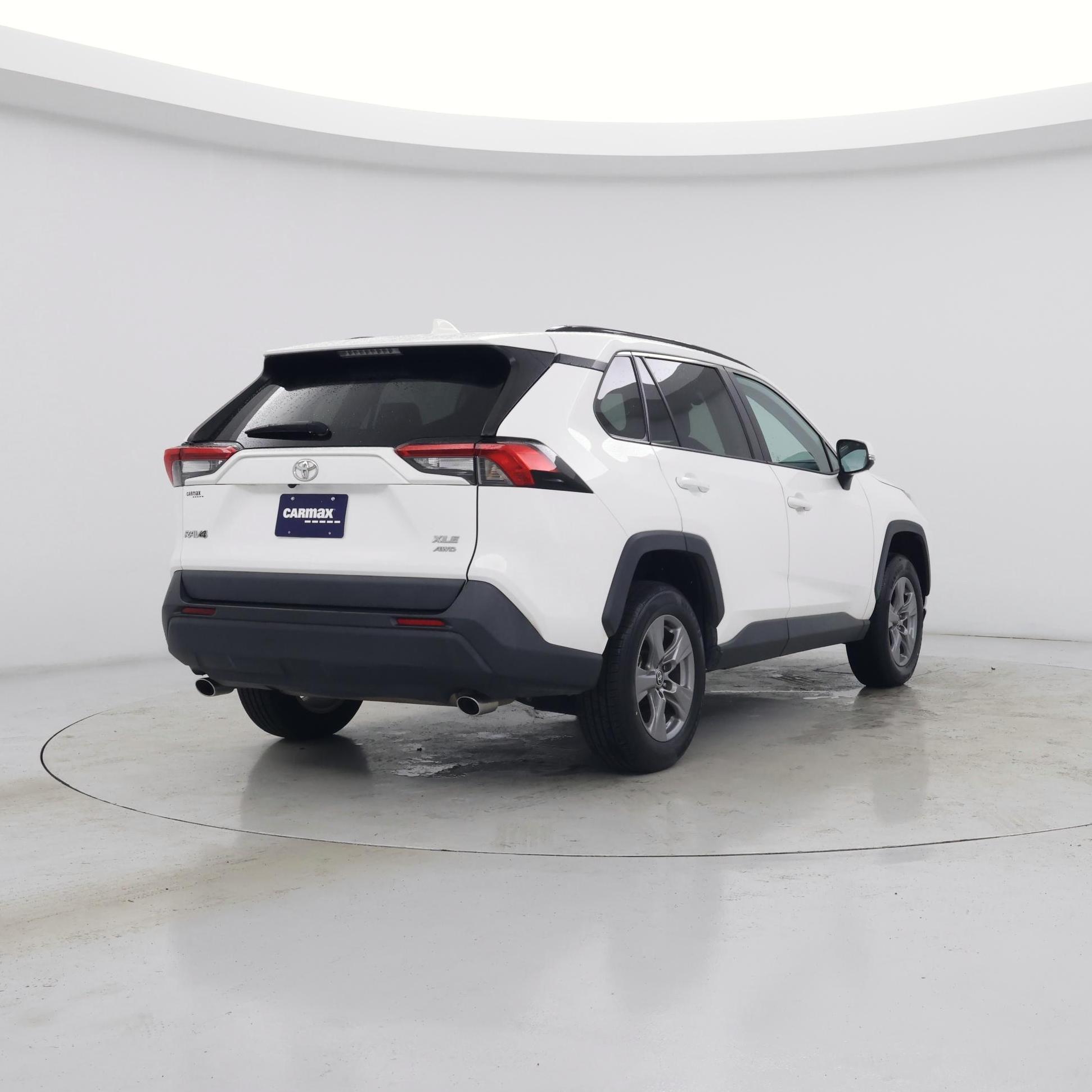 Thumbnail: 2022 Toyota RAV4 - 8