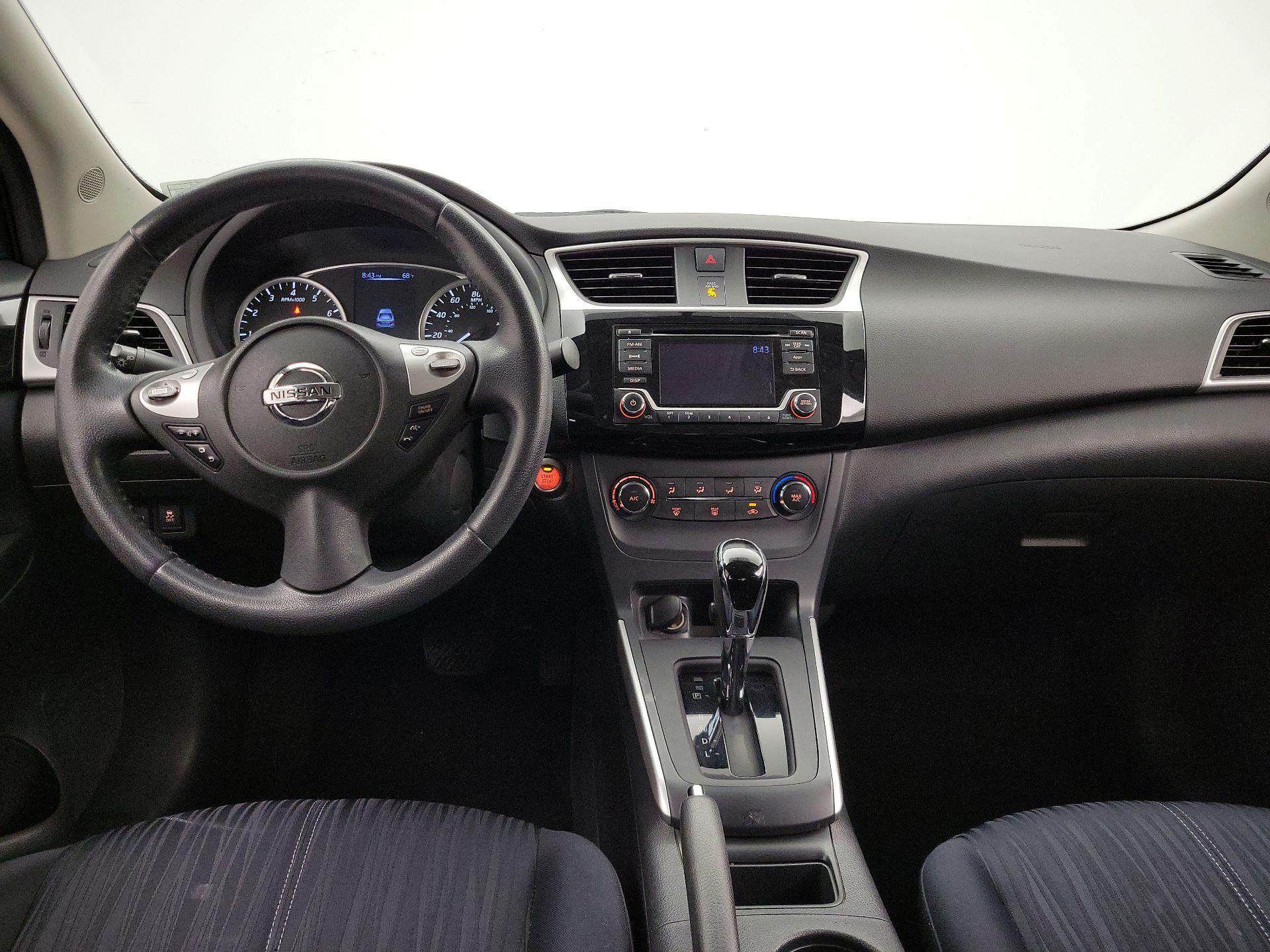 Thumbnail: 2016 Nissan Sentra - 9