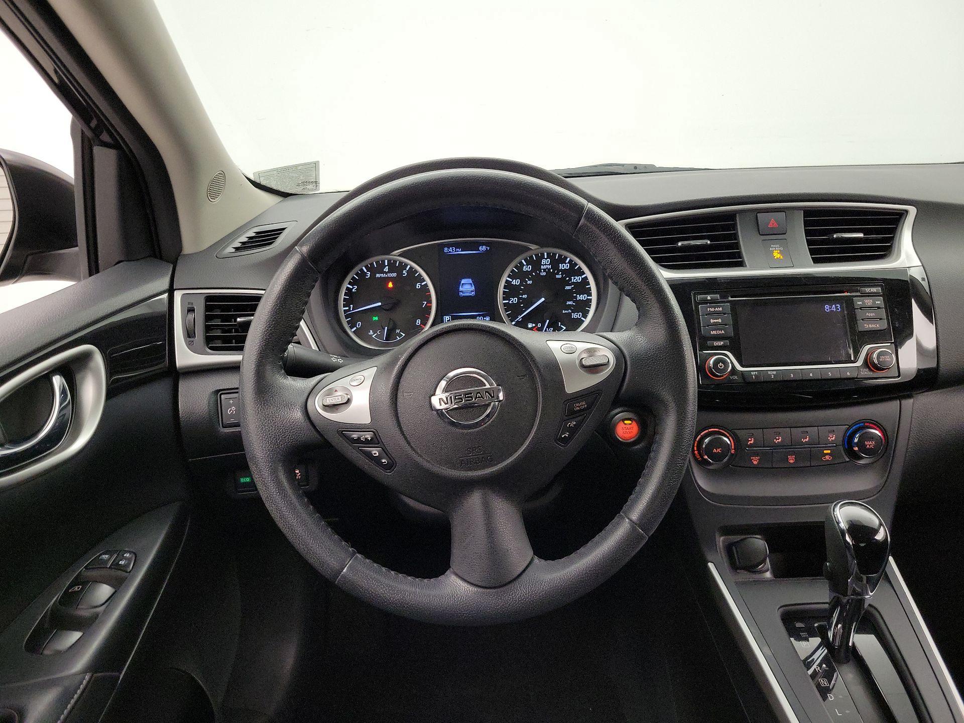 Thumbnail: 2016 Nissan Sentra - 10