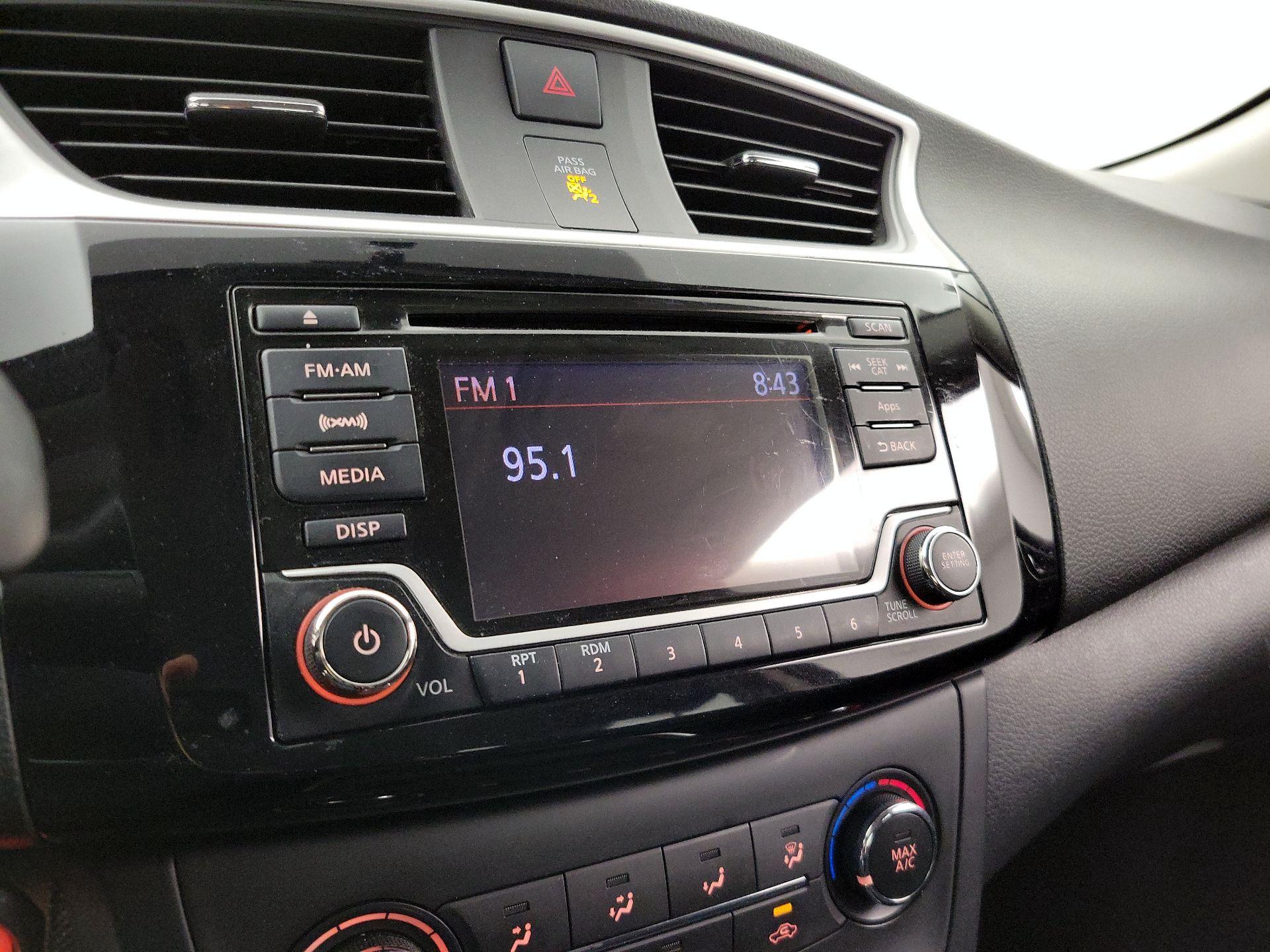 Thumbnail: 2016 Nissan Sentra - 15