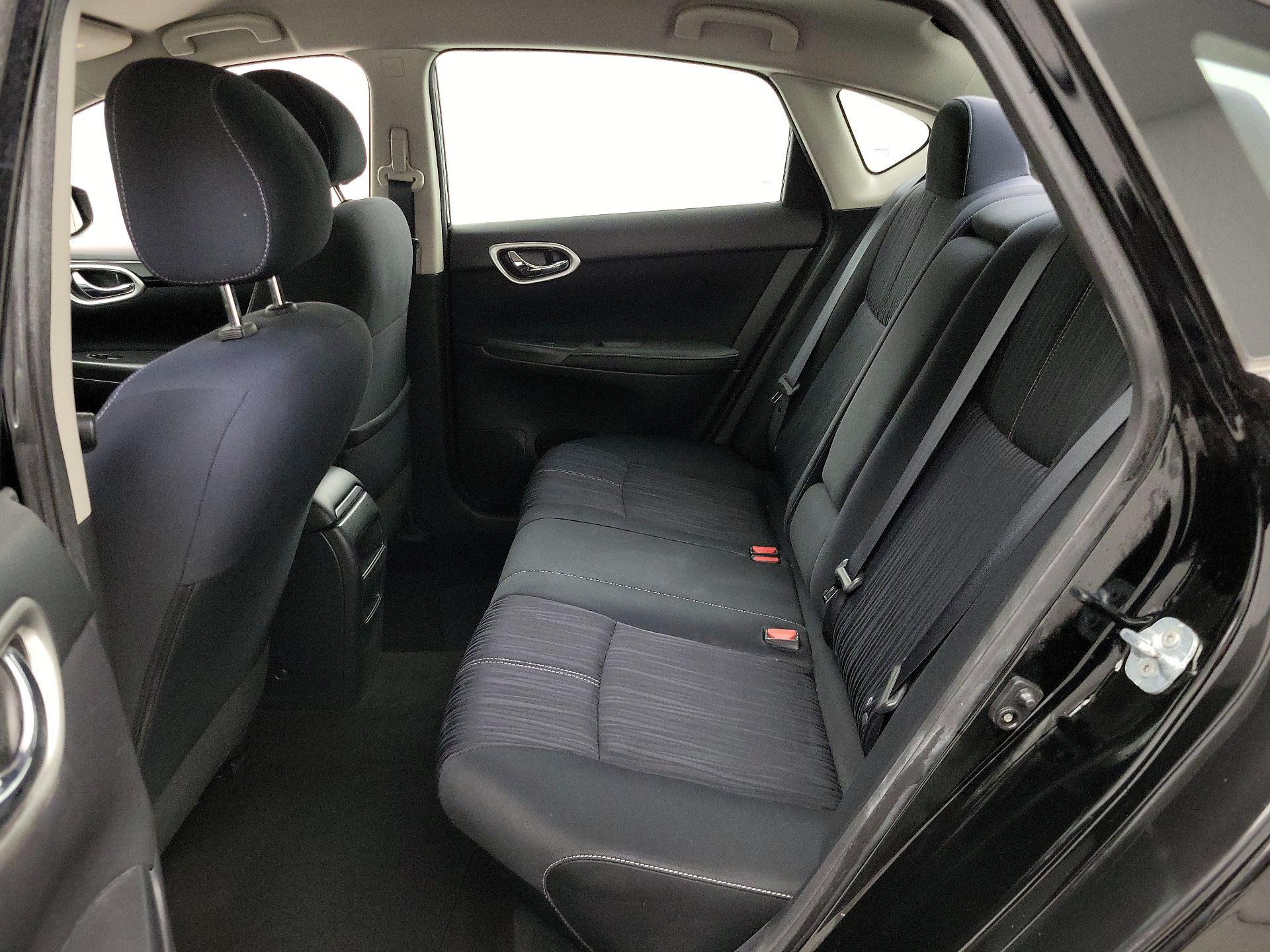 Thumbnail: 2016 Nissan Sentra - 19