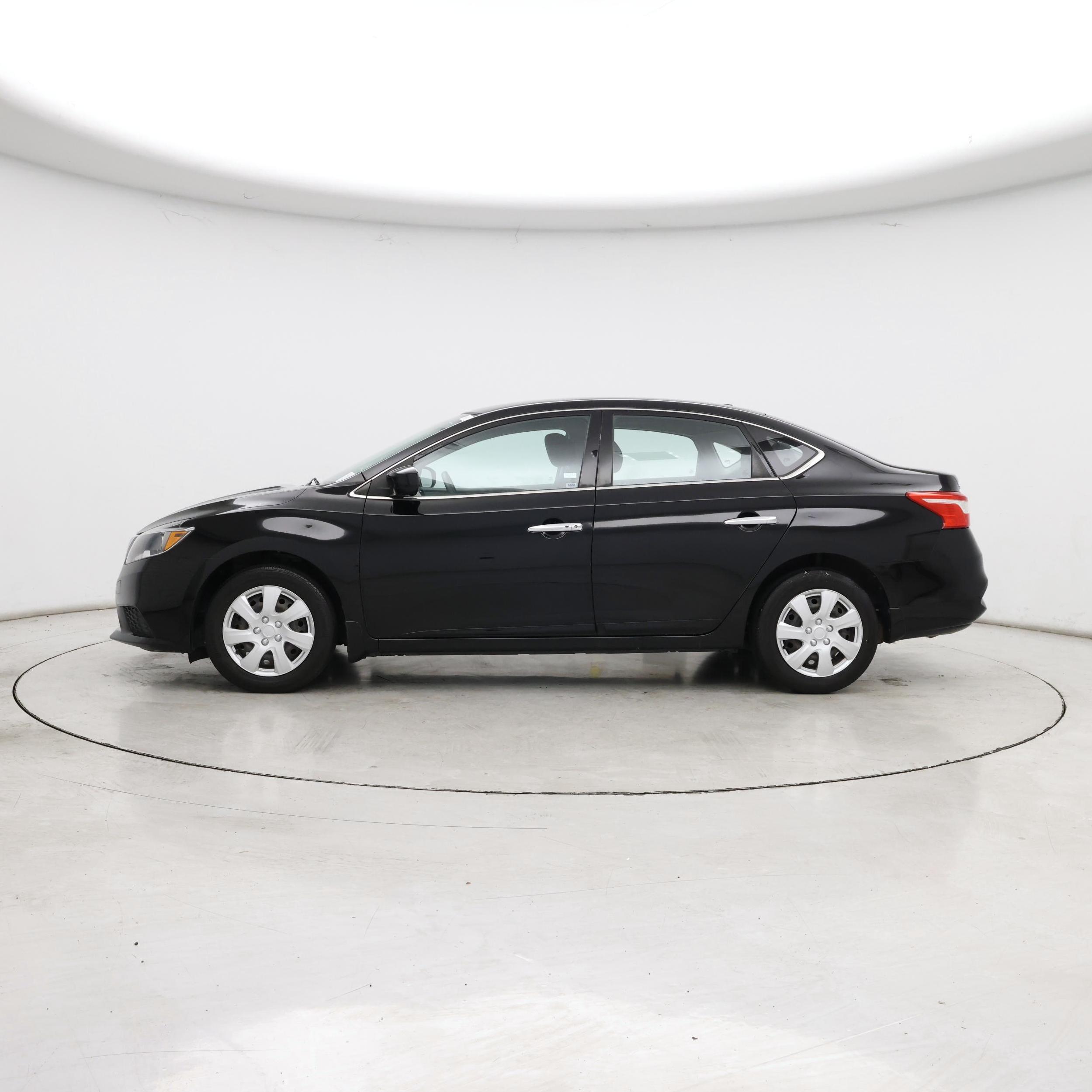 Thumbnail: 2016 Nissan Sentra - 3