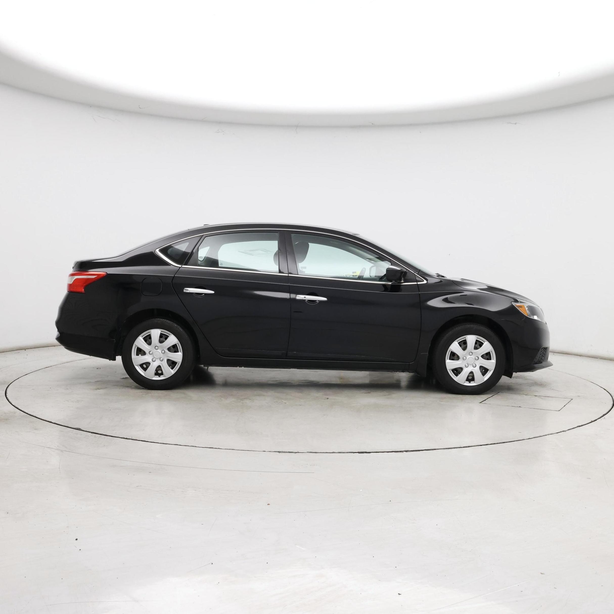 Thumbnail: 2016 Nissan Sentra - 7