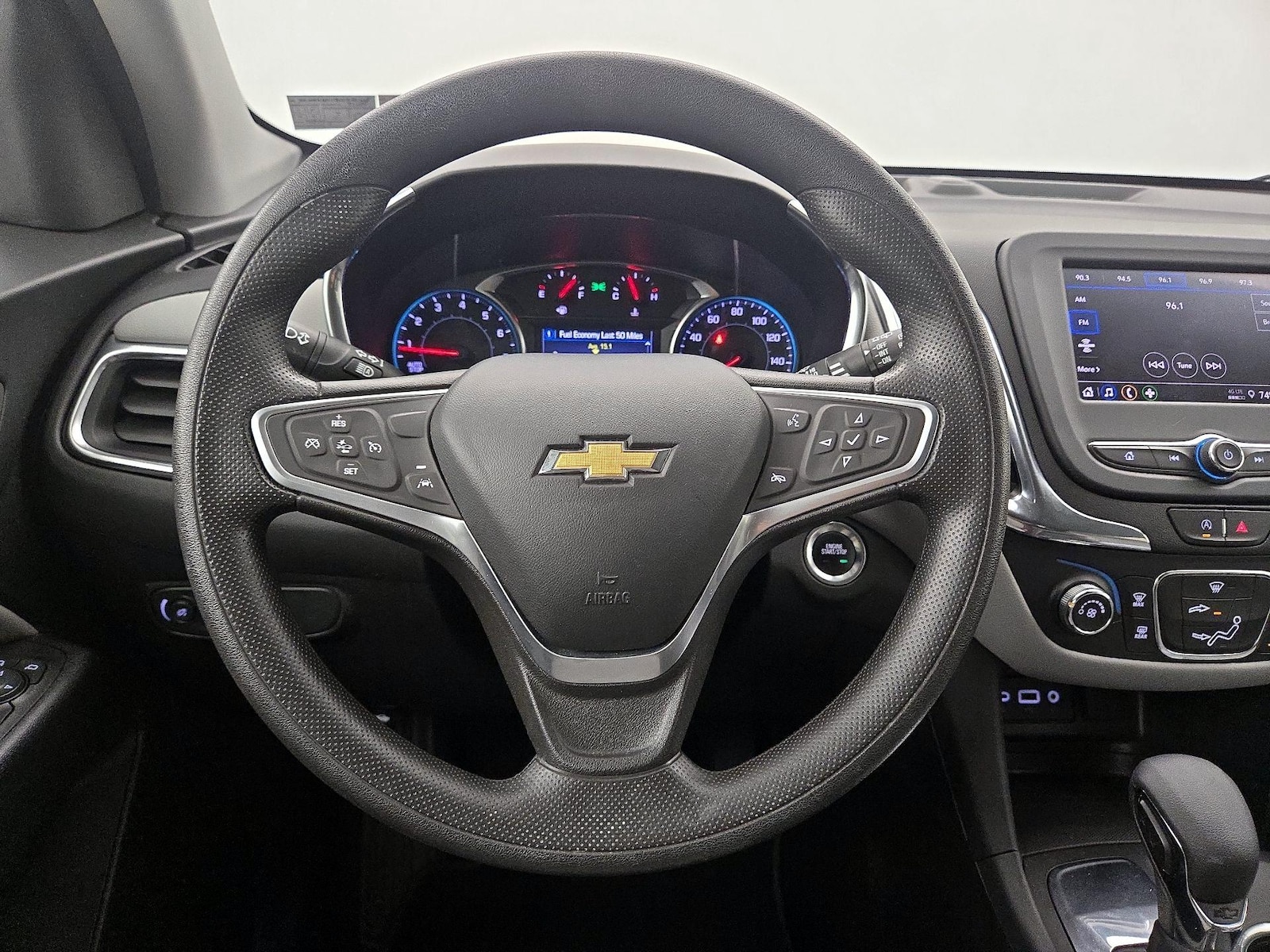 2022 Chevrolet Equinox LS - Photo 11