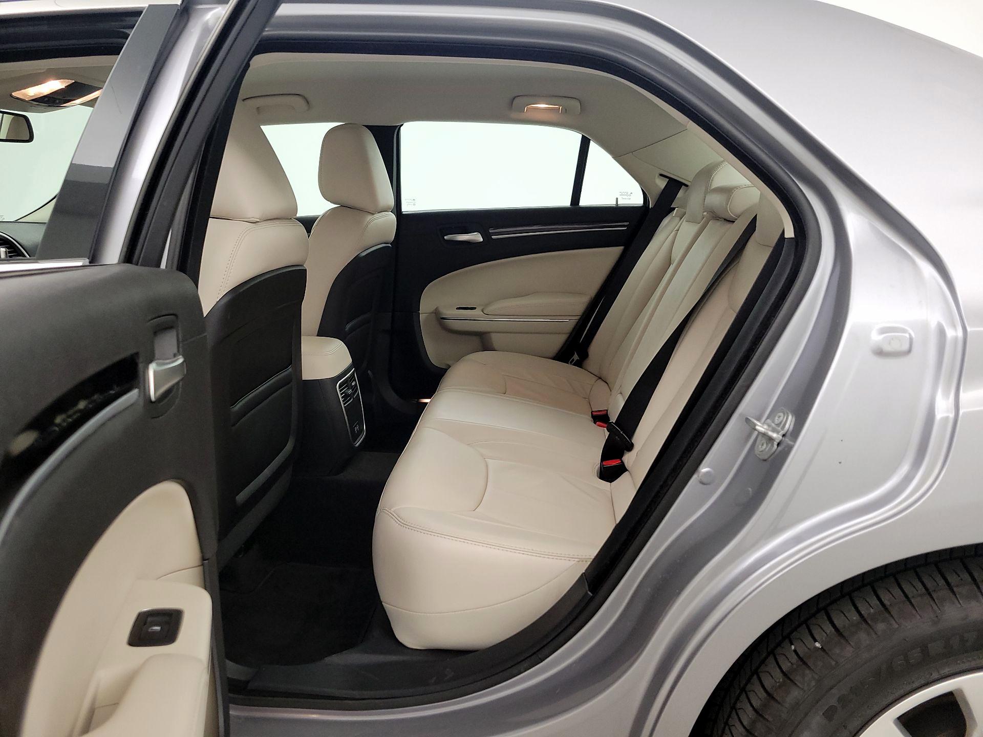 Thumbnail: 2016 Chrysler 300 - 19