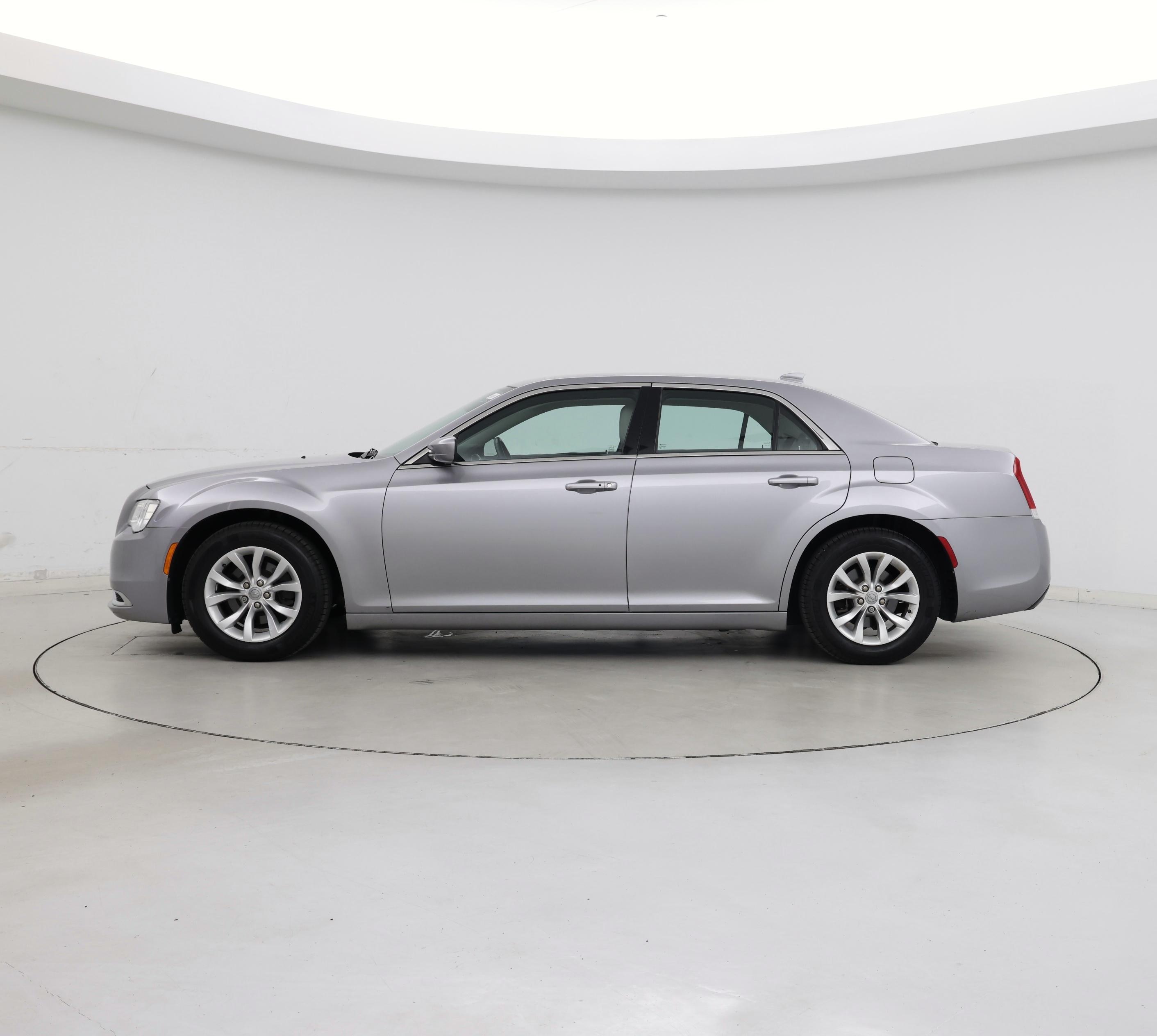 Thumbnail: 2016 Chrysler 300 - 3
