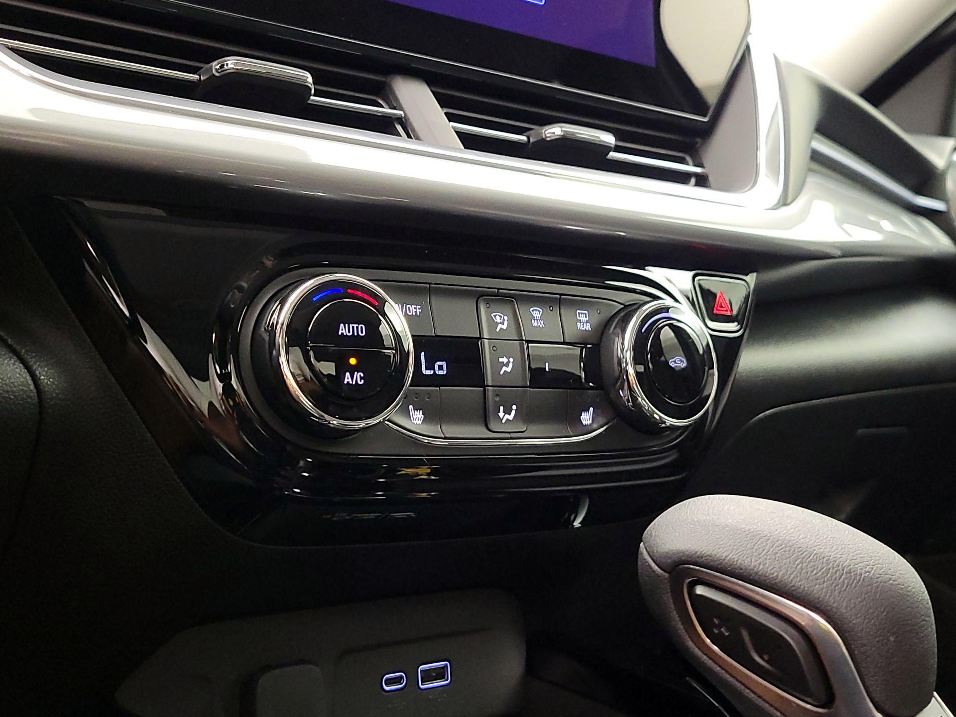 Thumbnail: 2024 Chevrolet Trax - 16