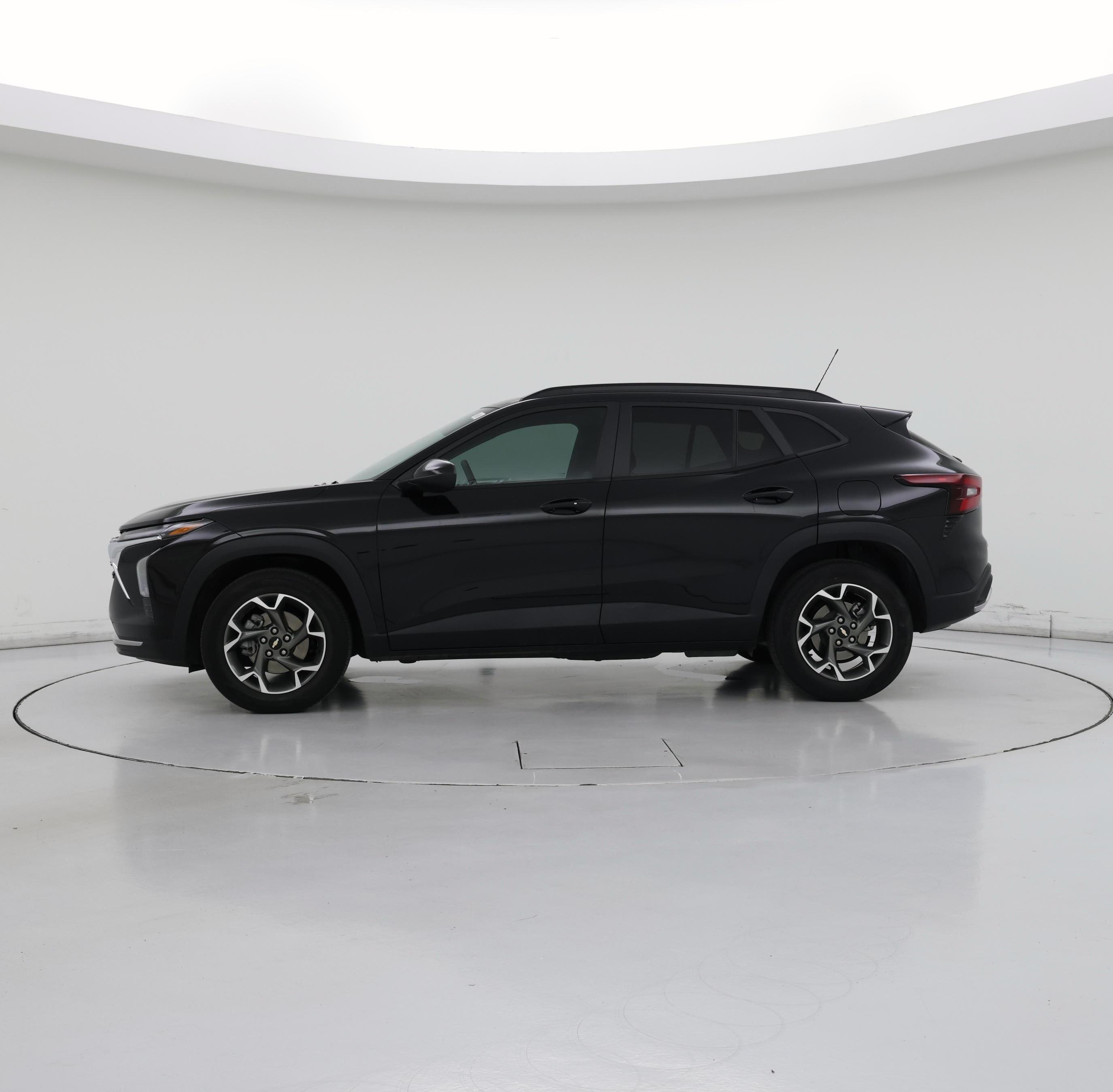 Thumbnail: 2024 Chevrolet Trax - 3