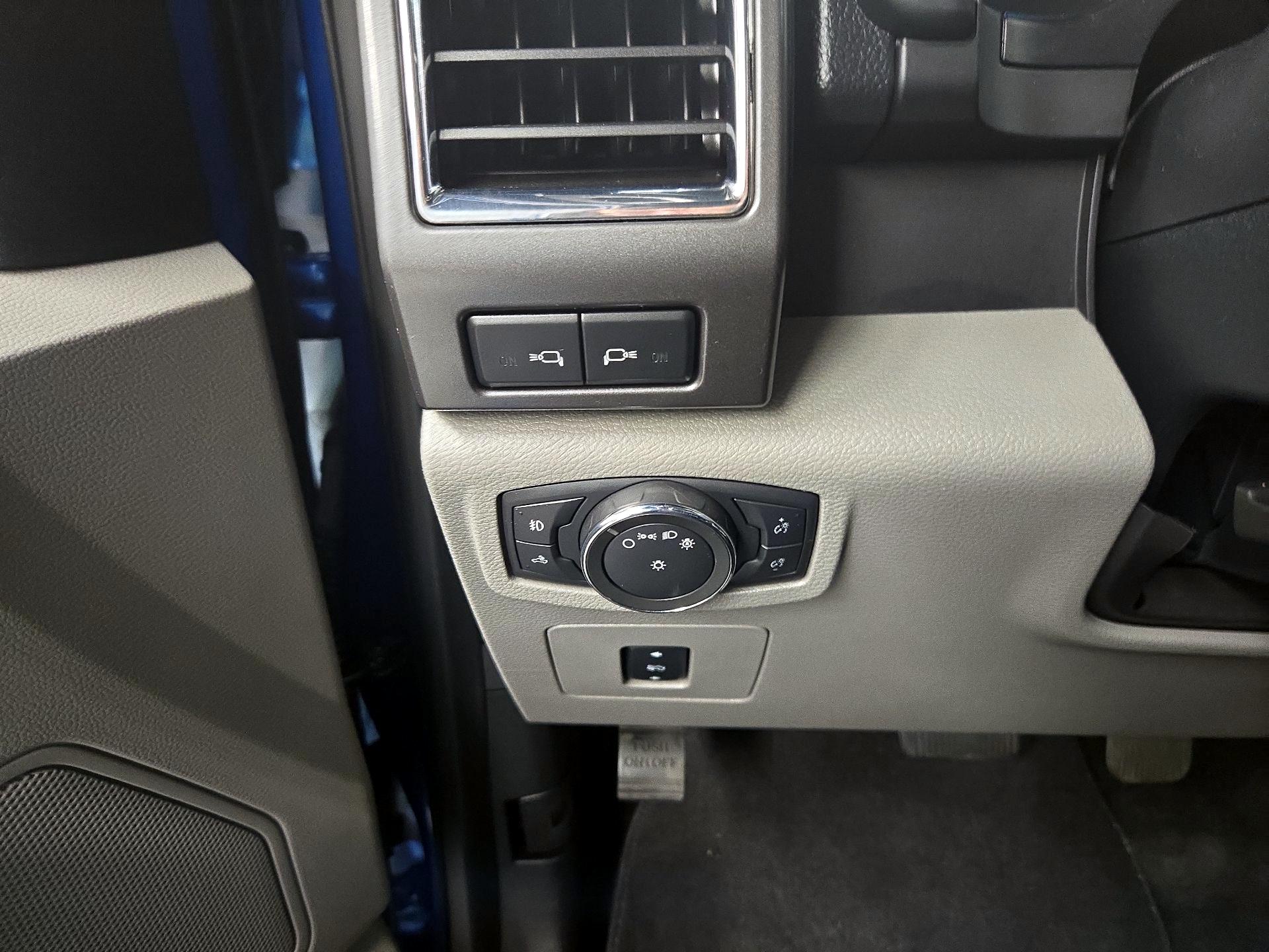 Thumbnail: 2016 Ford F-150 - 13