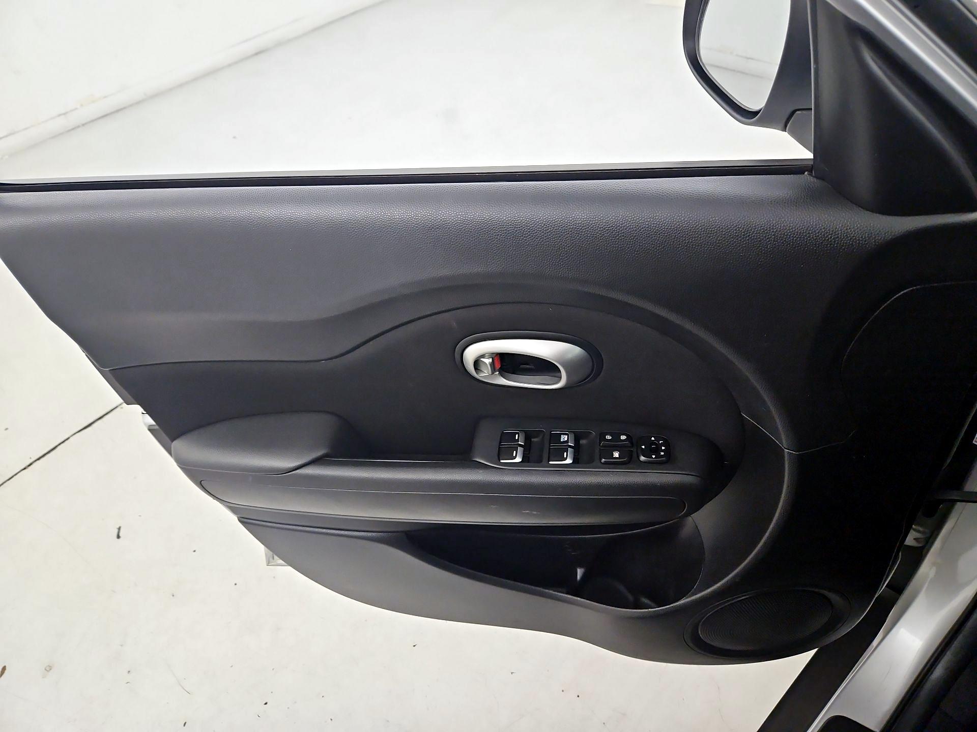 Thumbnail: 2019 Kia Soul - 12