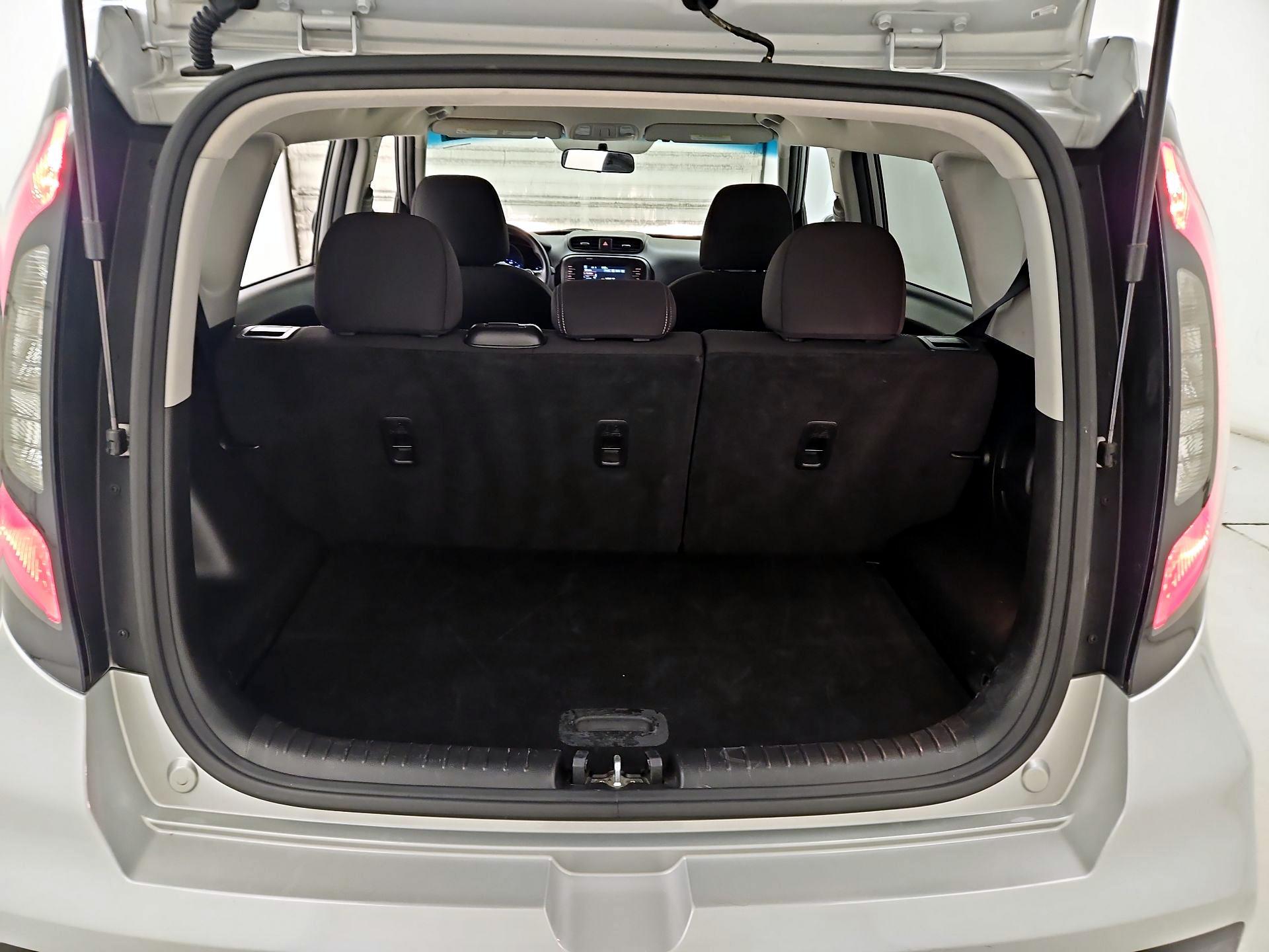 Thumbnail: 2019 Kia Soul - 20