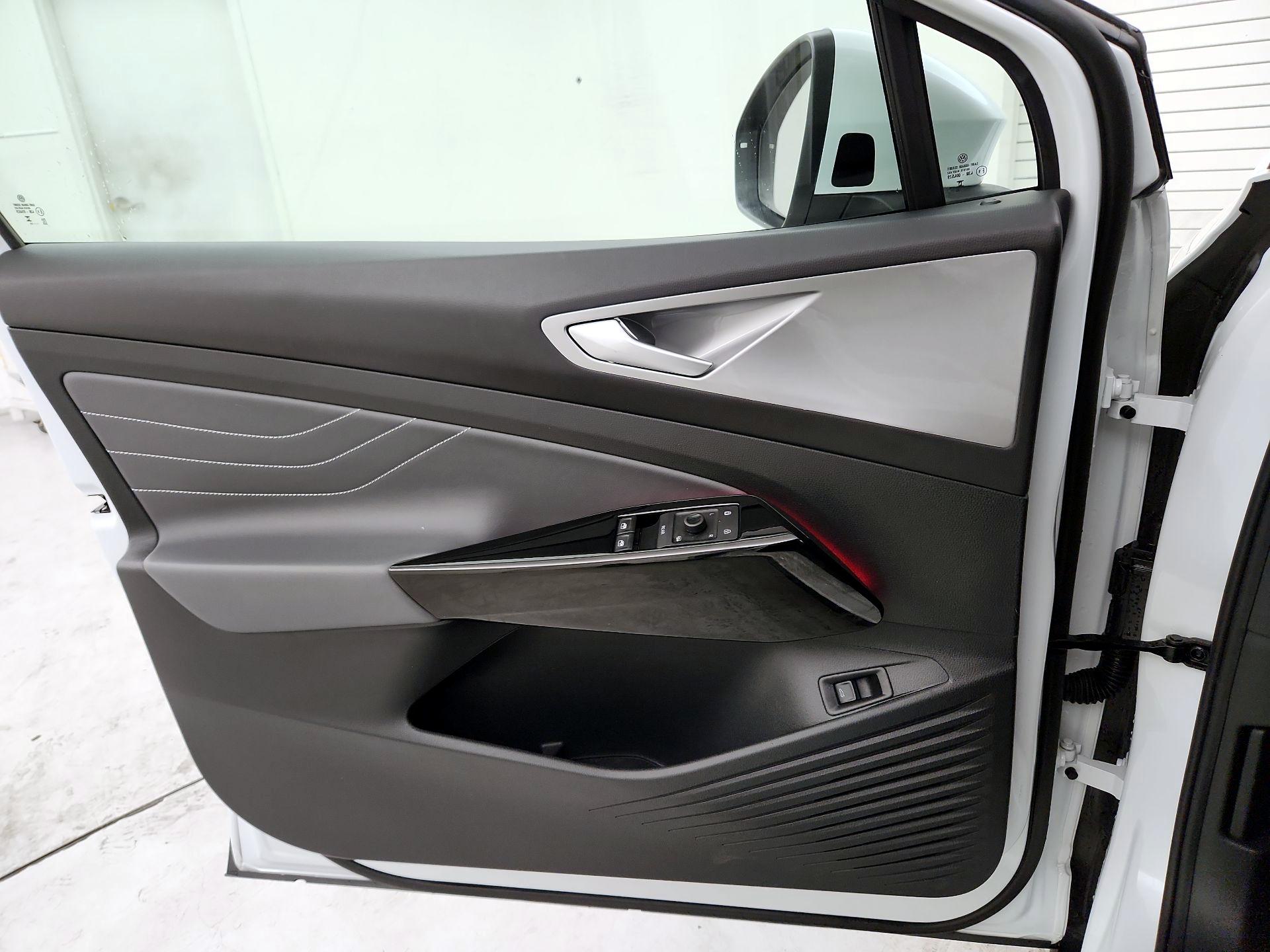 Thumbnail: 2023 Volkswagen ID.4 - 12
