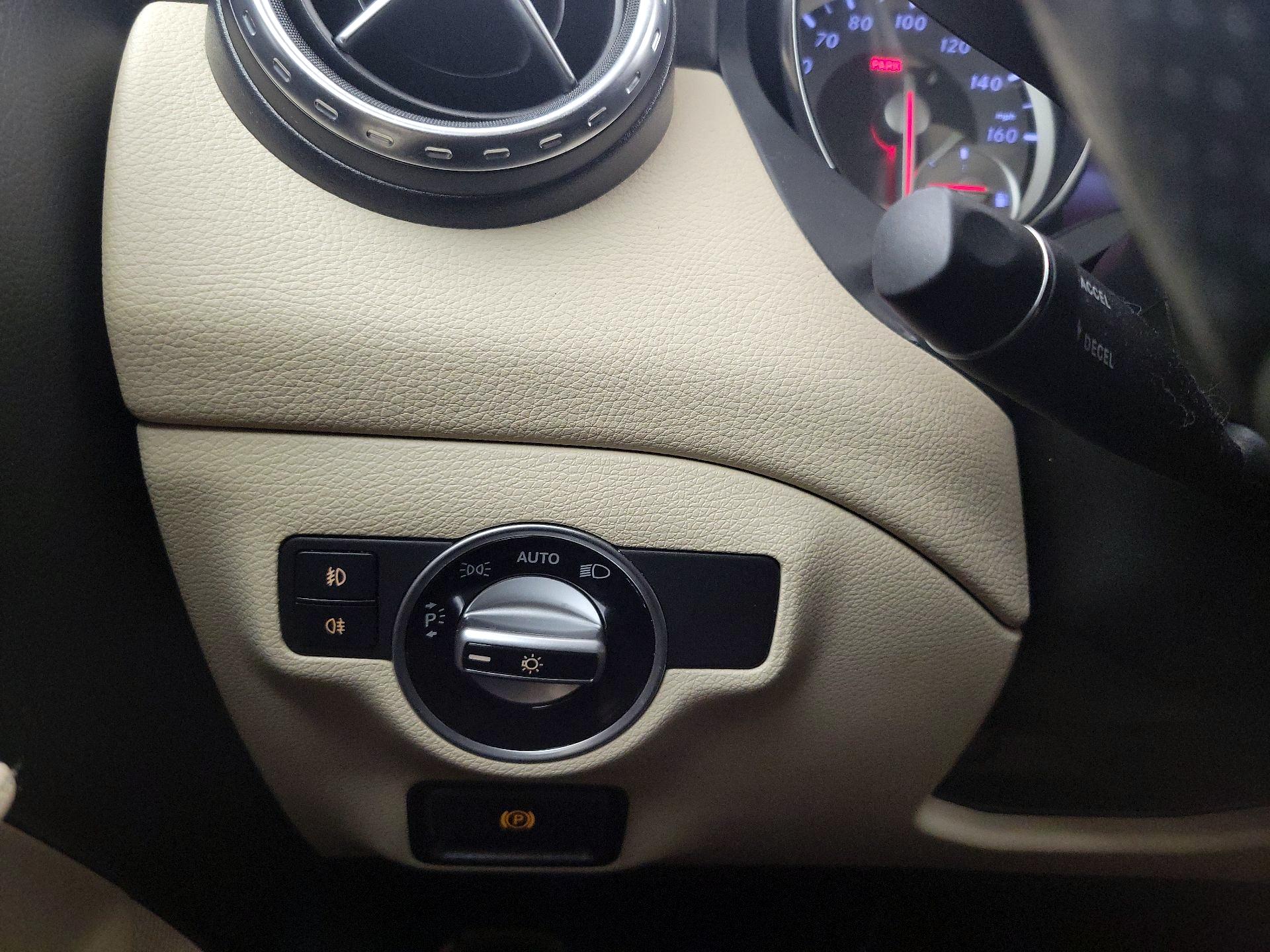 Thumbnail: 2015 Mercedes-Benz GLA - 13