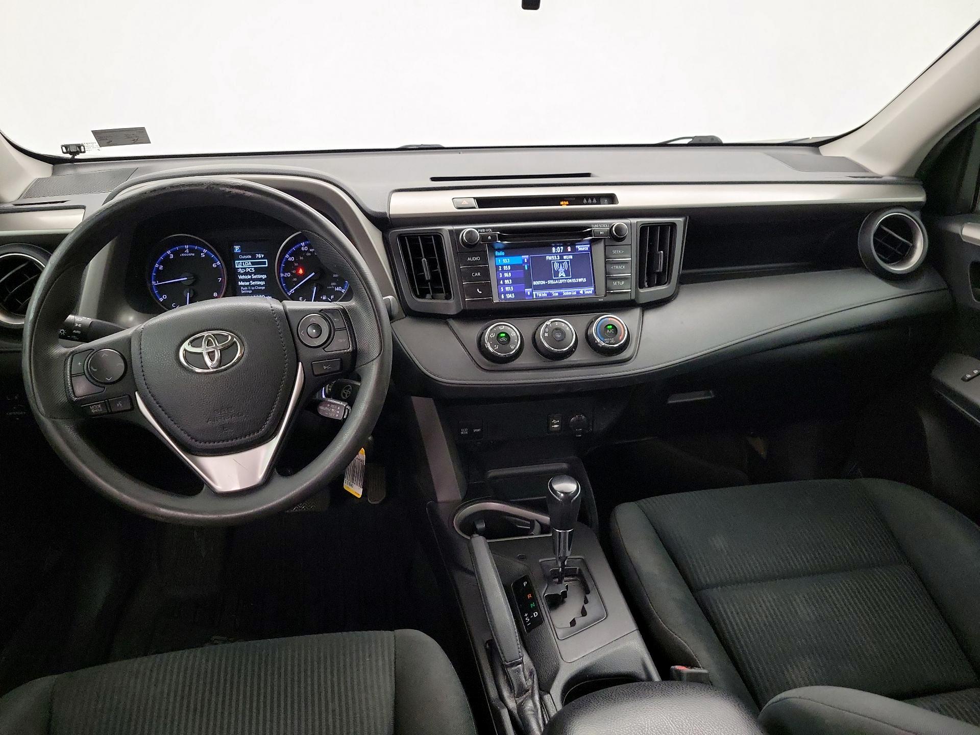 Thumbnail: 2017 Toyota RAV4 - 9