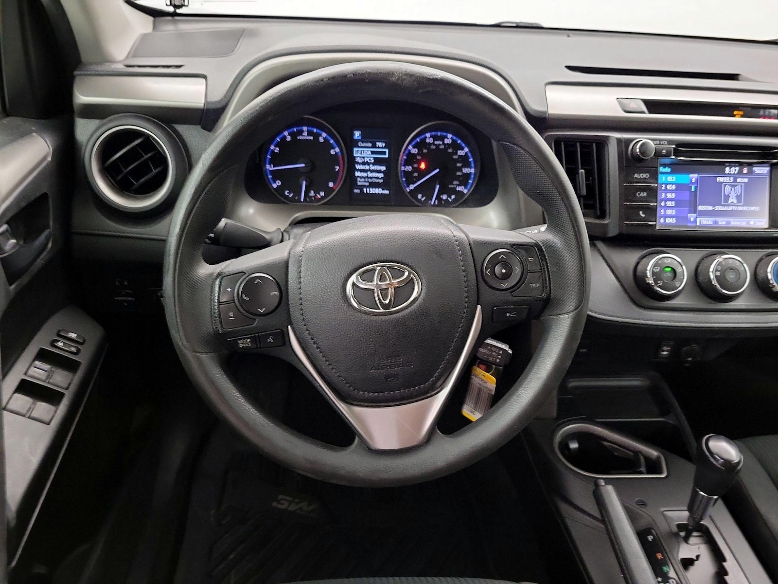 2017 Toyota RAV4 LE - Photo 11