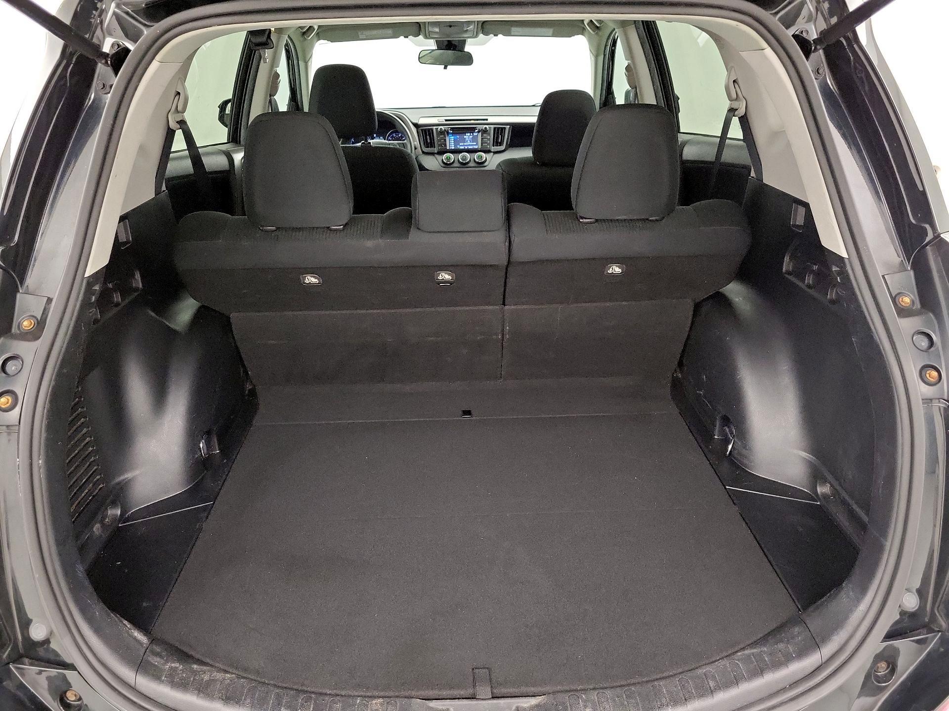 Thumbnail: 2017 Toyota RAV4 - 20