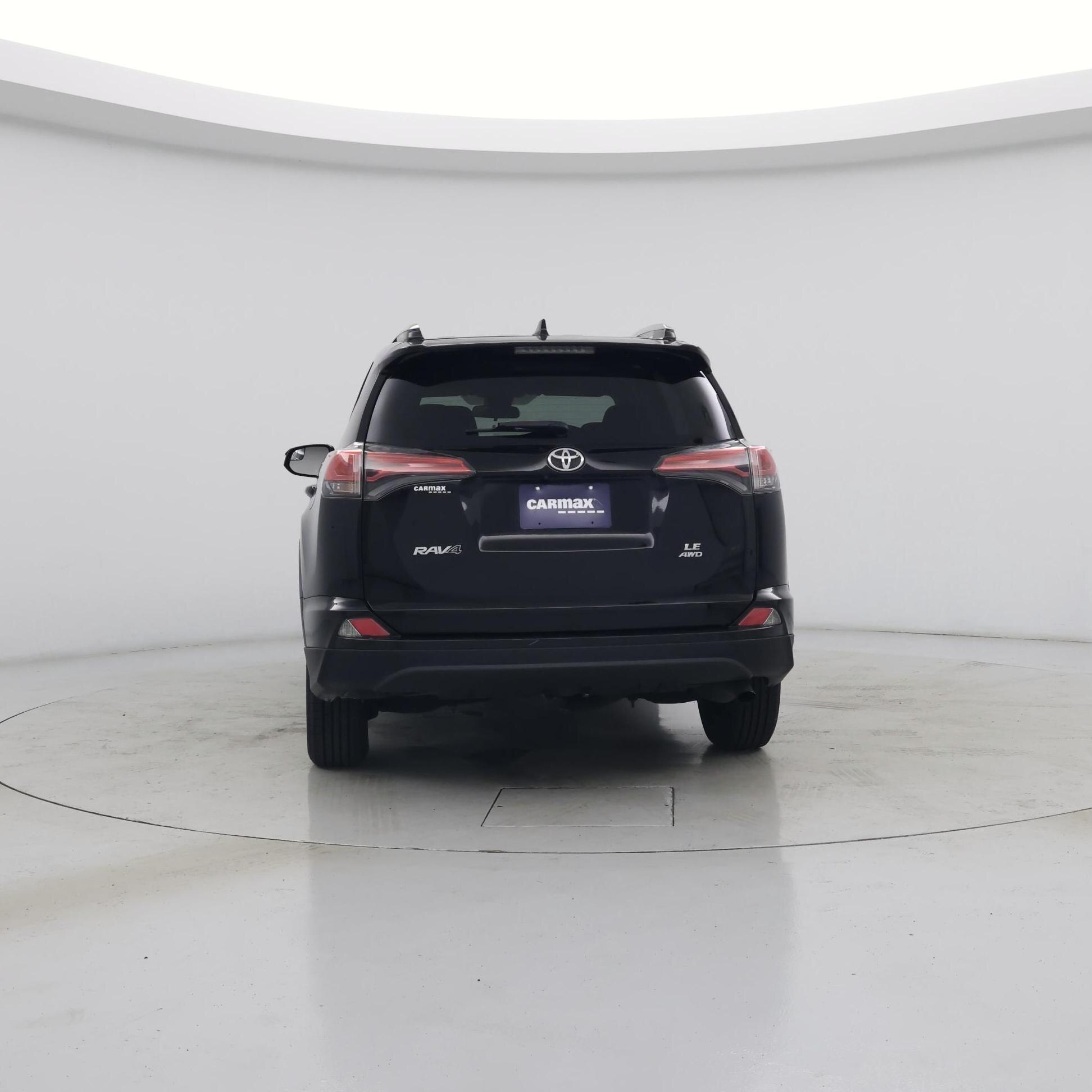 Thumbnail: 2017 Toyota RAV4 - 6