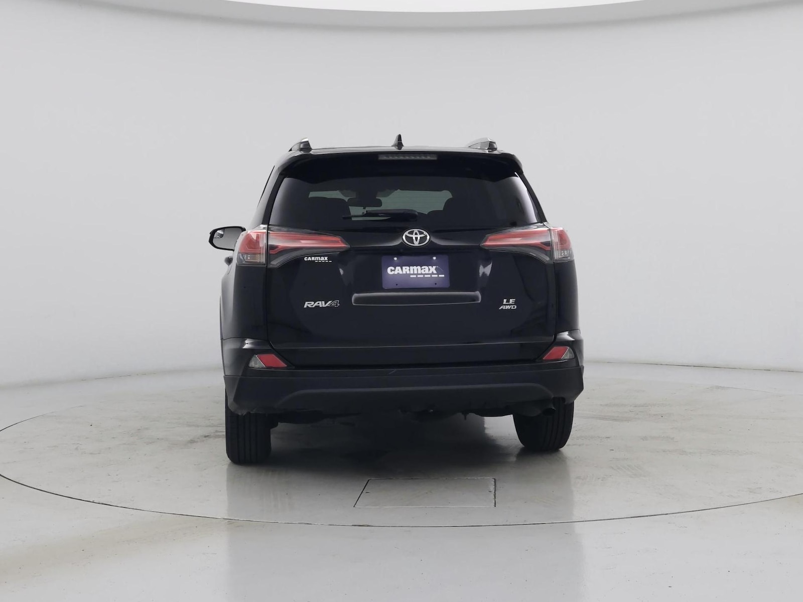 2017 Toyota RAV4 LE - Photo 7