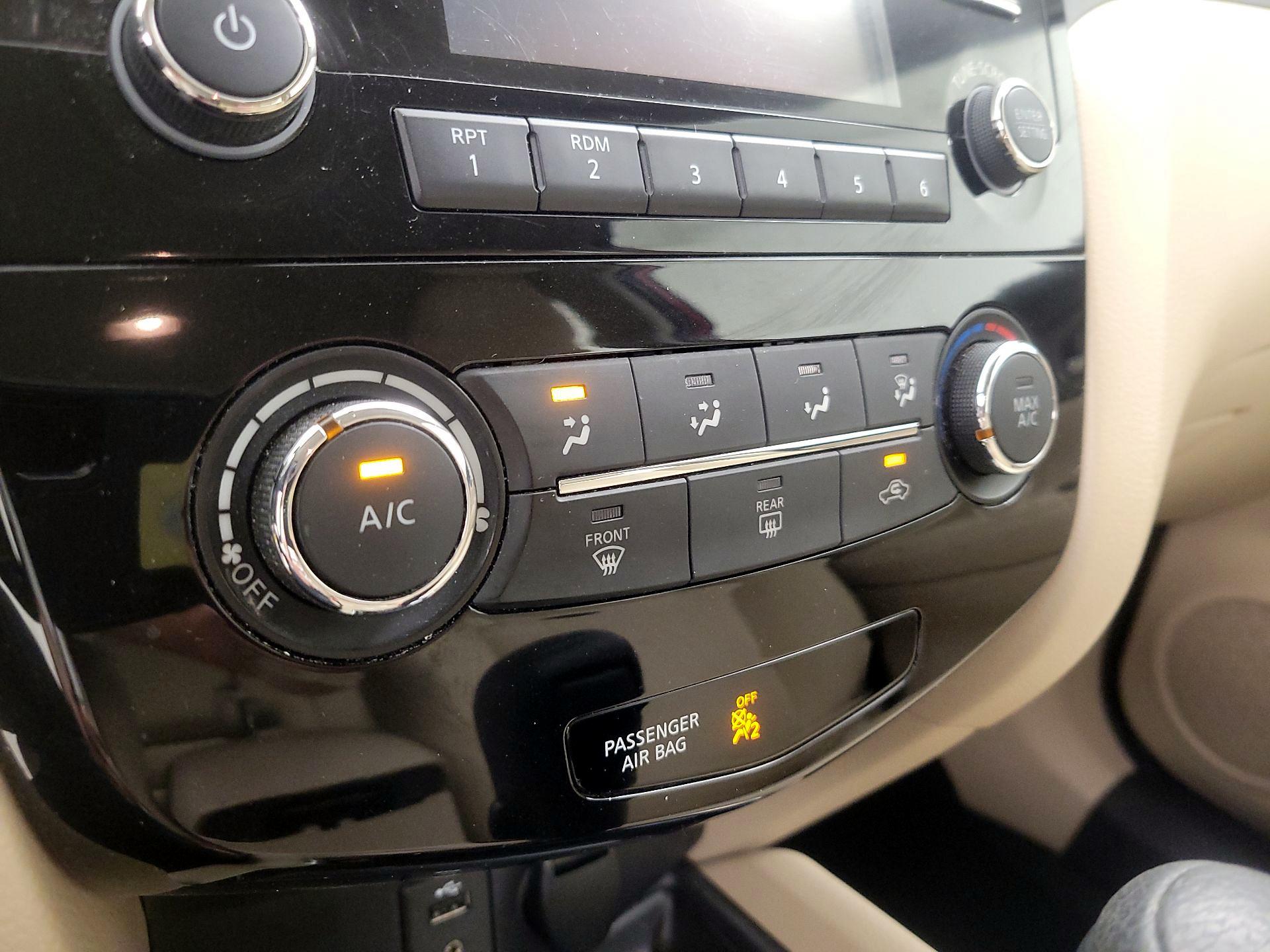 Thumbnail: 2016 Nissan Rogue - 16