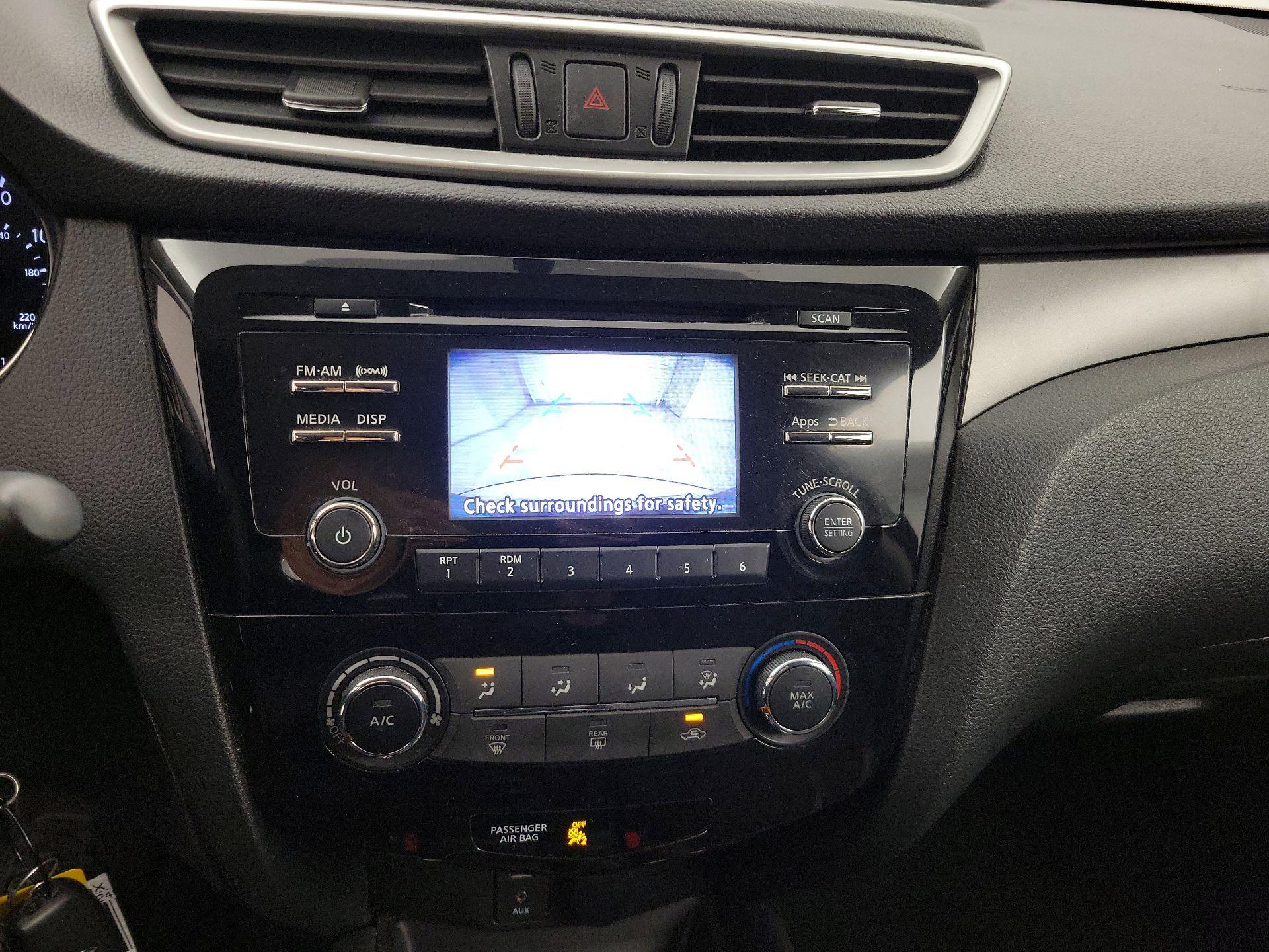 Thumbnail: 2016 Nissan Rogue - 14