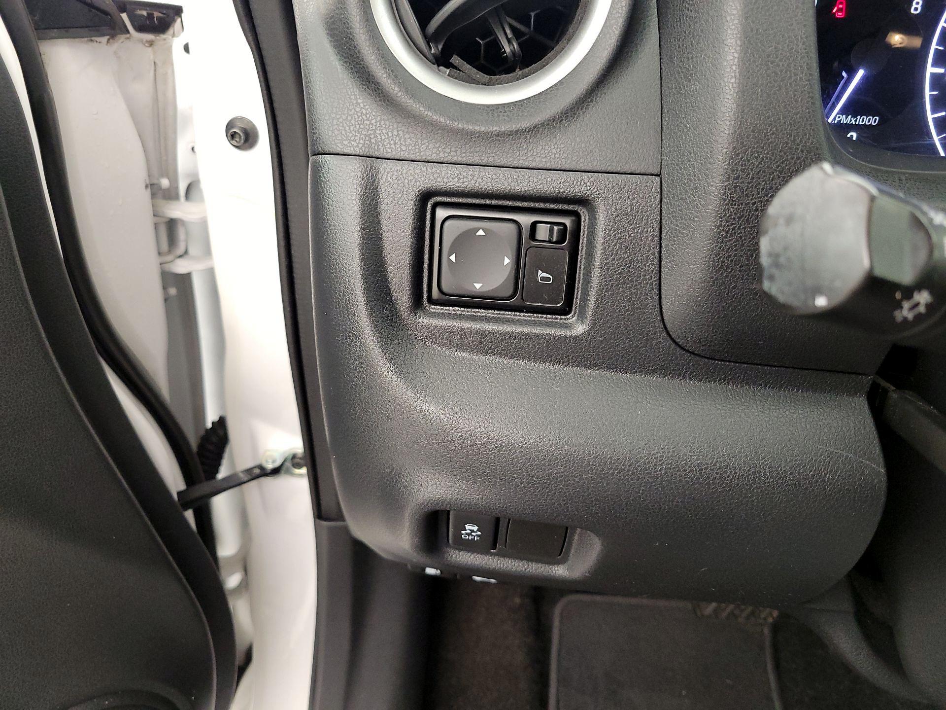 Thumbnail: 2018 Nissan Versa Note - 13