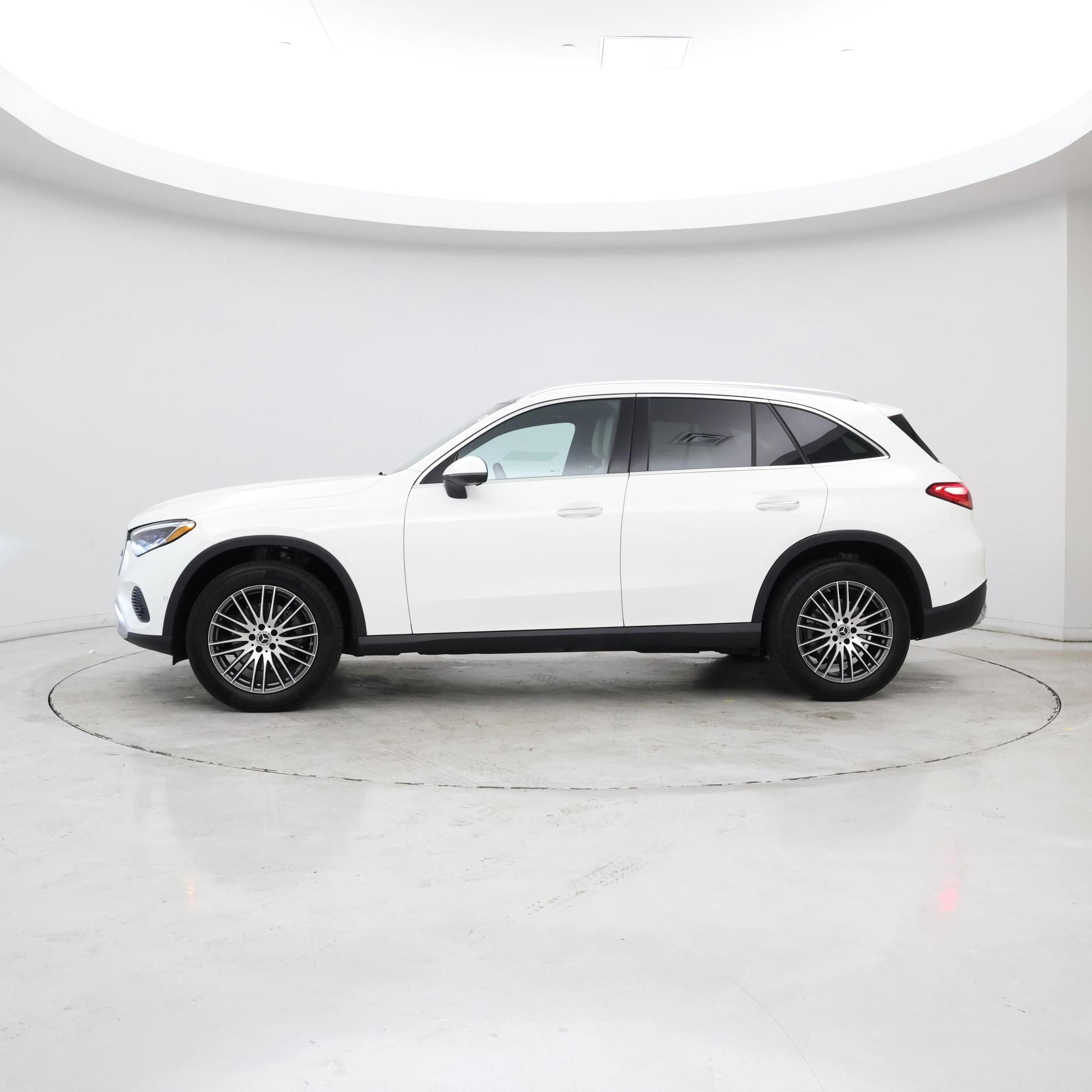 Thumbnail: 2026 Mercedes-Benz GLC - 2