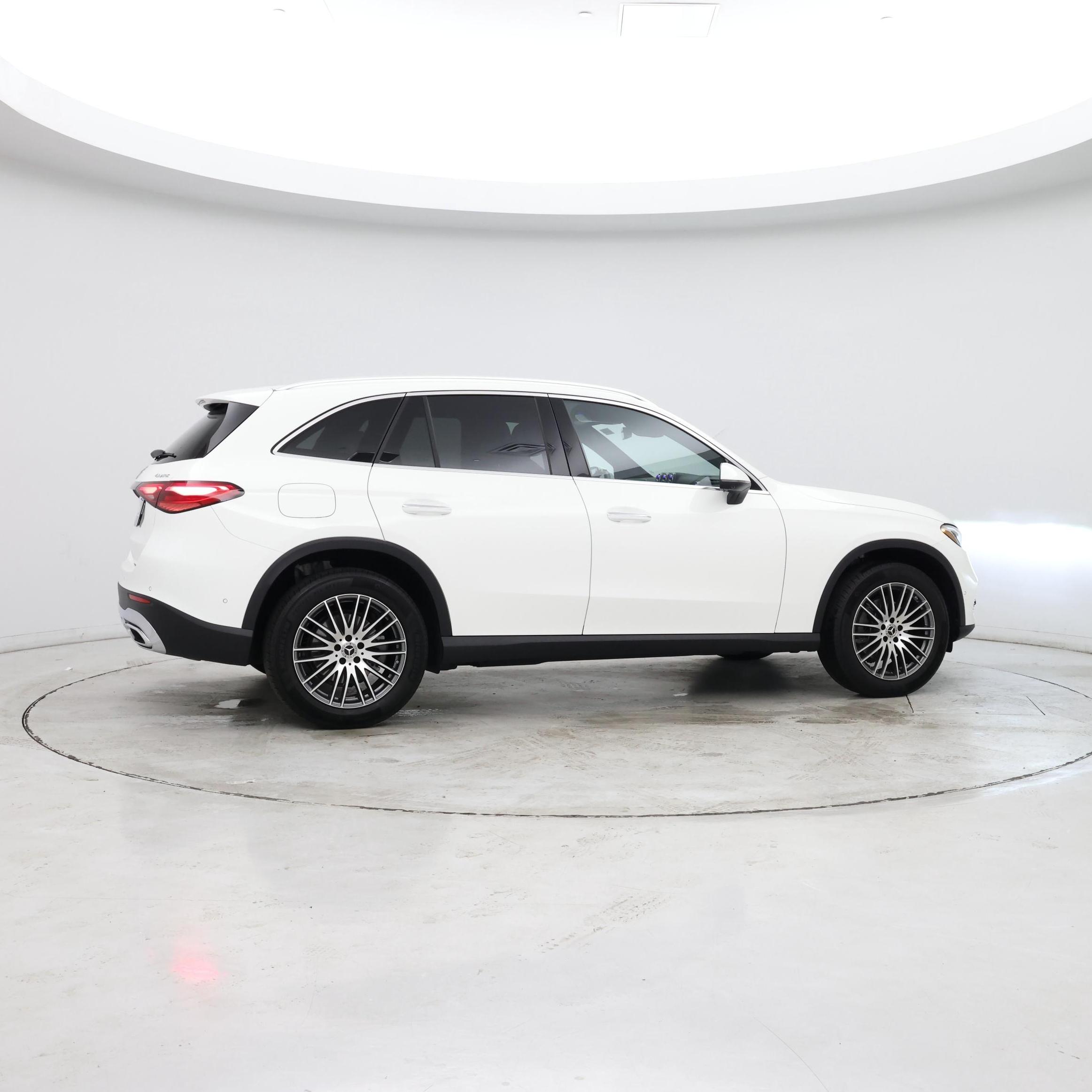 Thumbnail: 2026 Mercedes-Benz GLC - 8