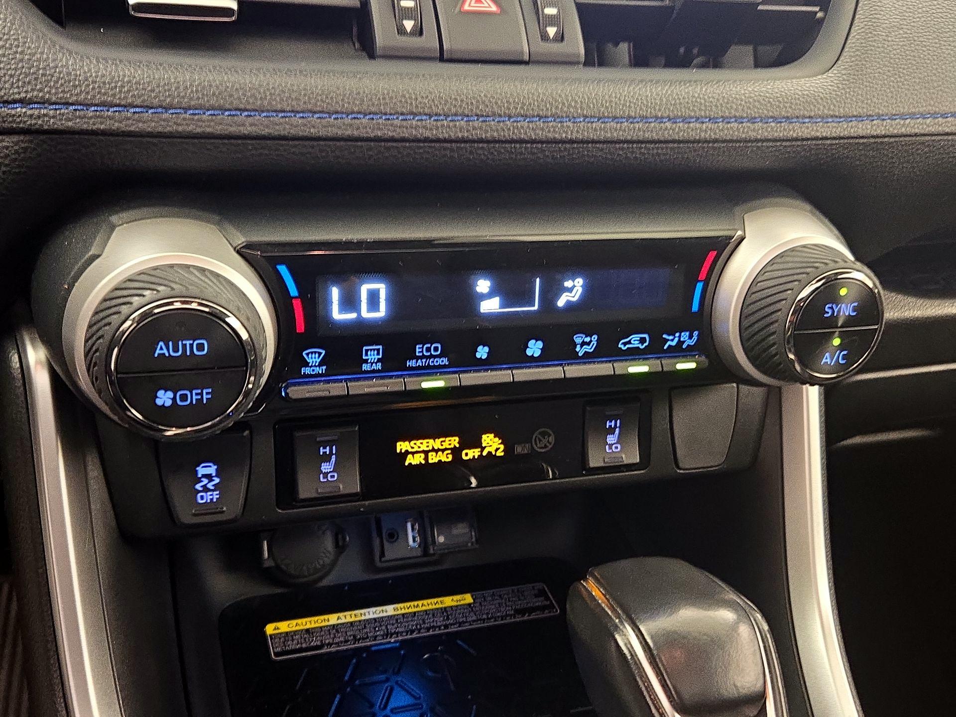 Thumbnail: 2019 Toyota RAV4 - 17