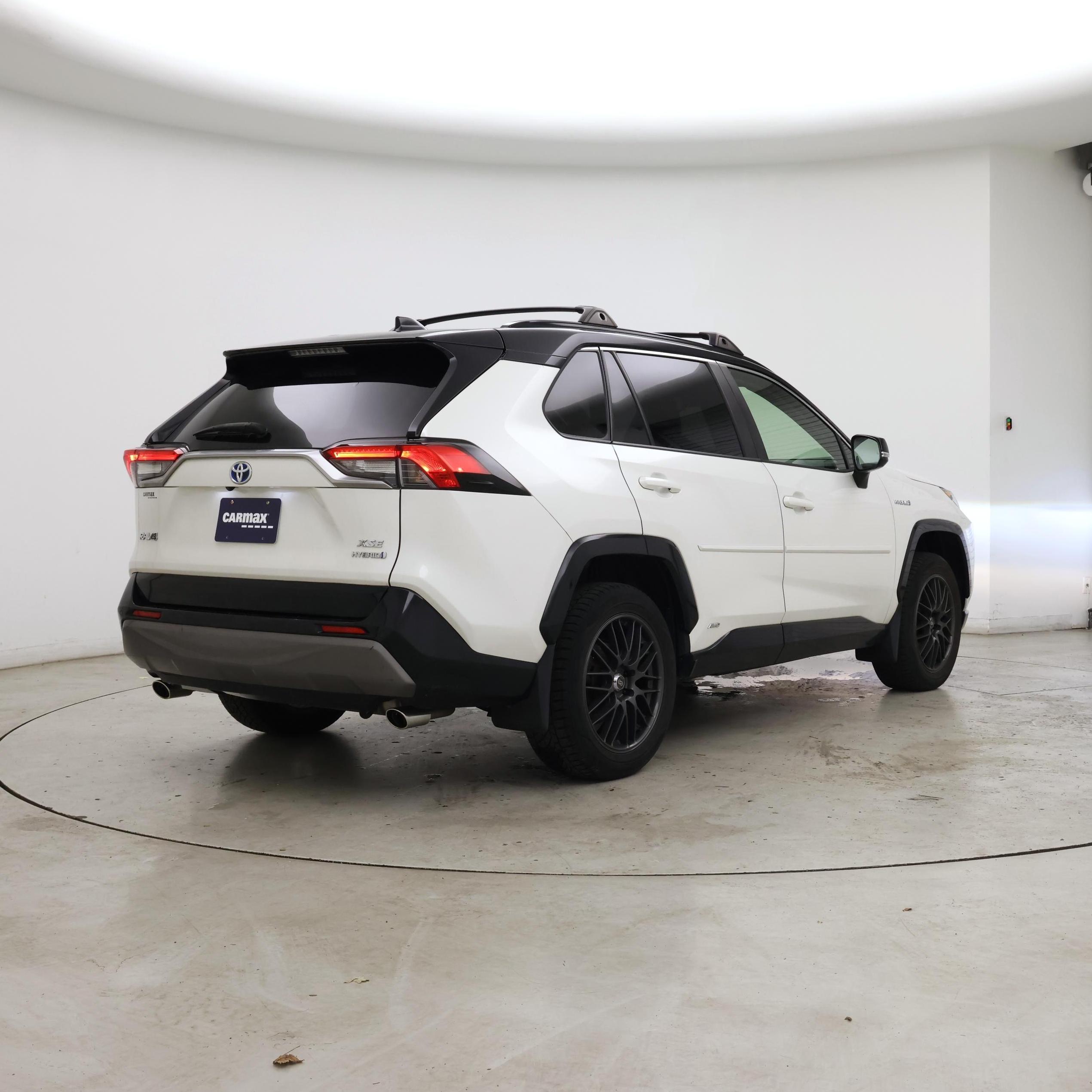 Thumbnail: 2019 Toyota RAV4 - 8