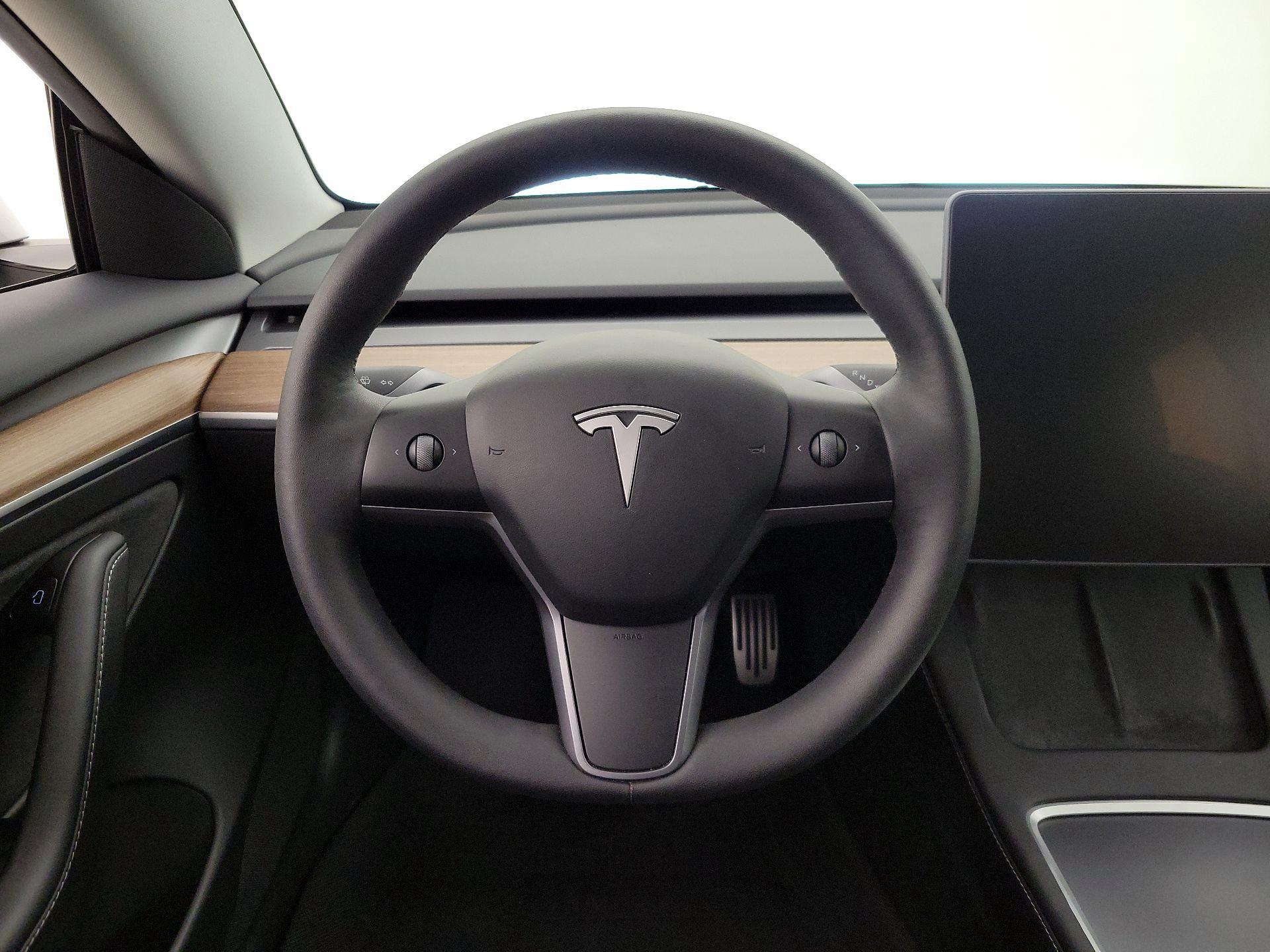 Thumbnail: 2023 Tesla Model 3 - 10