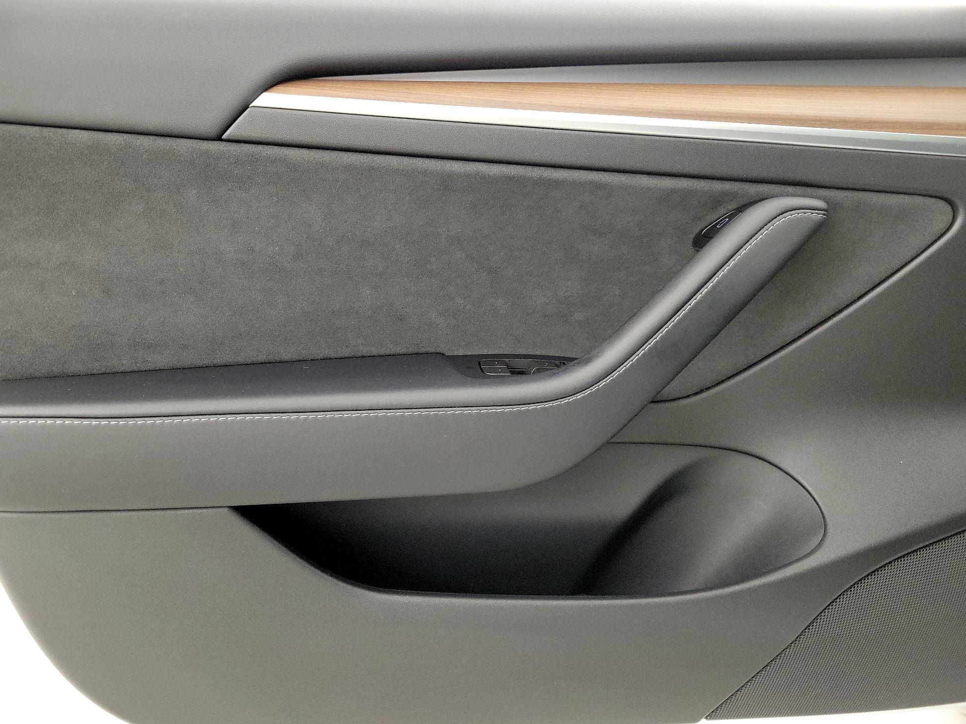 Thumbnail: 2023 Tesla Model 3 - 12